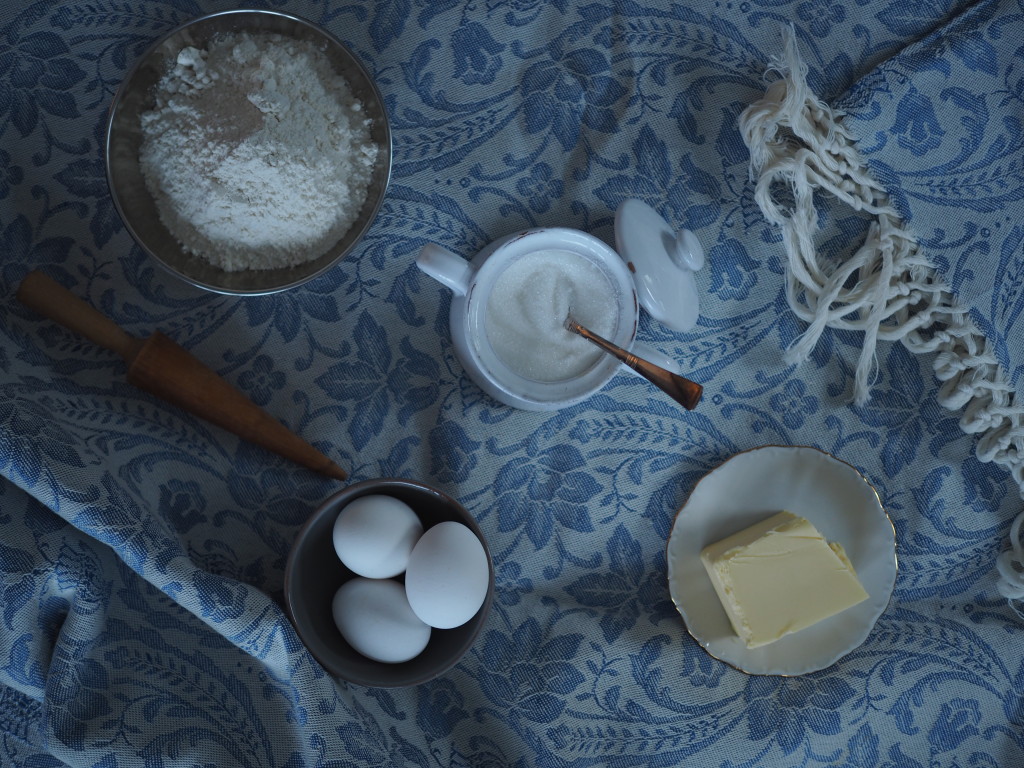 Krumkaker with espresso cream and juniper berry cream