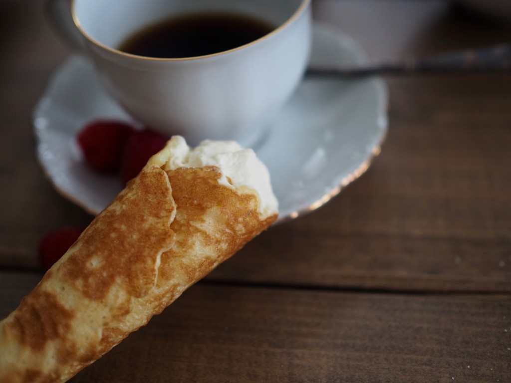 Krumkaker with espresso cream and juniper berry cream