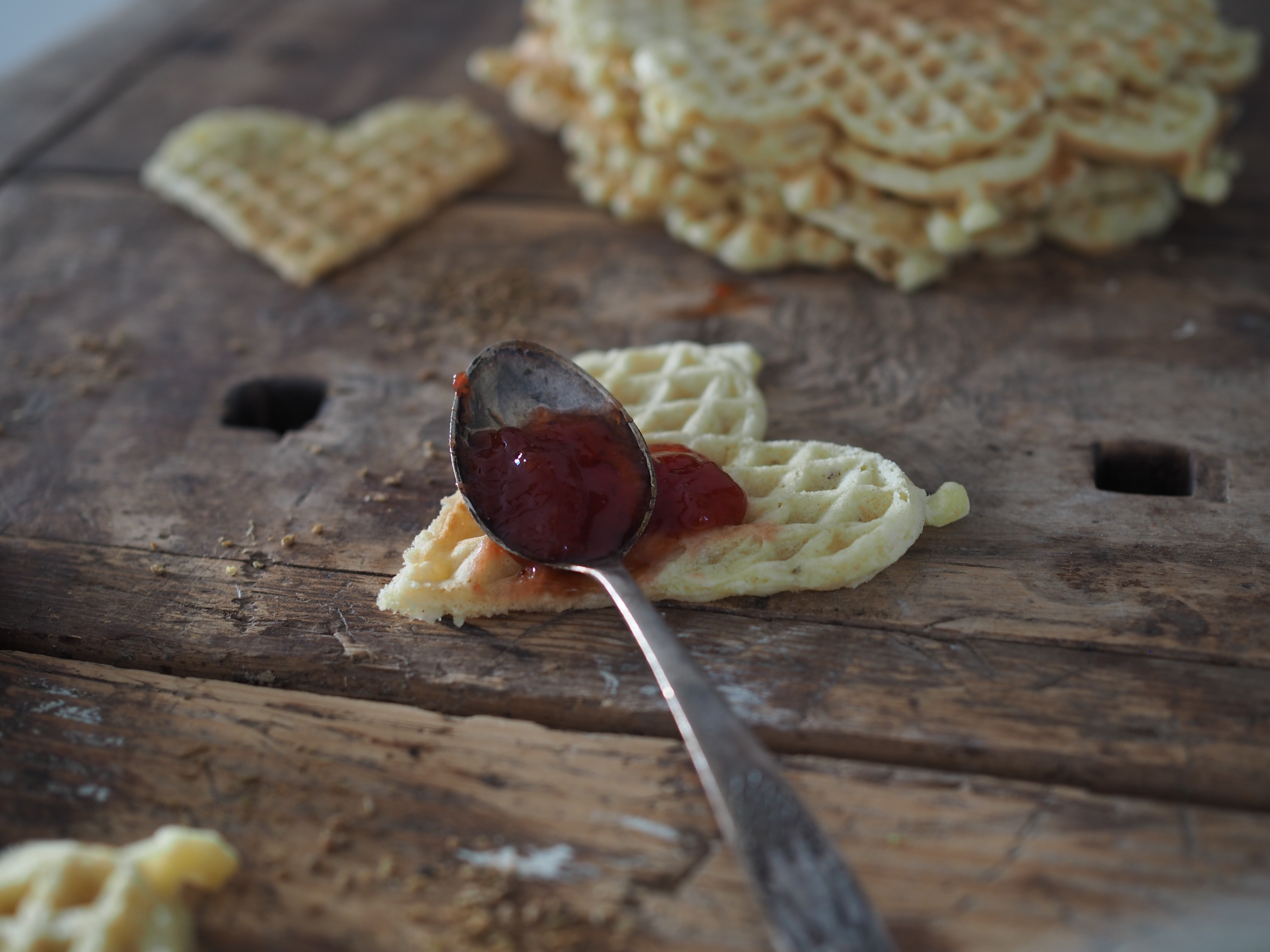 Norwegian Waffles with Aniseed