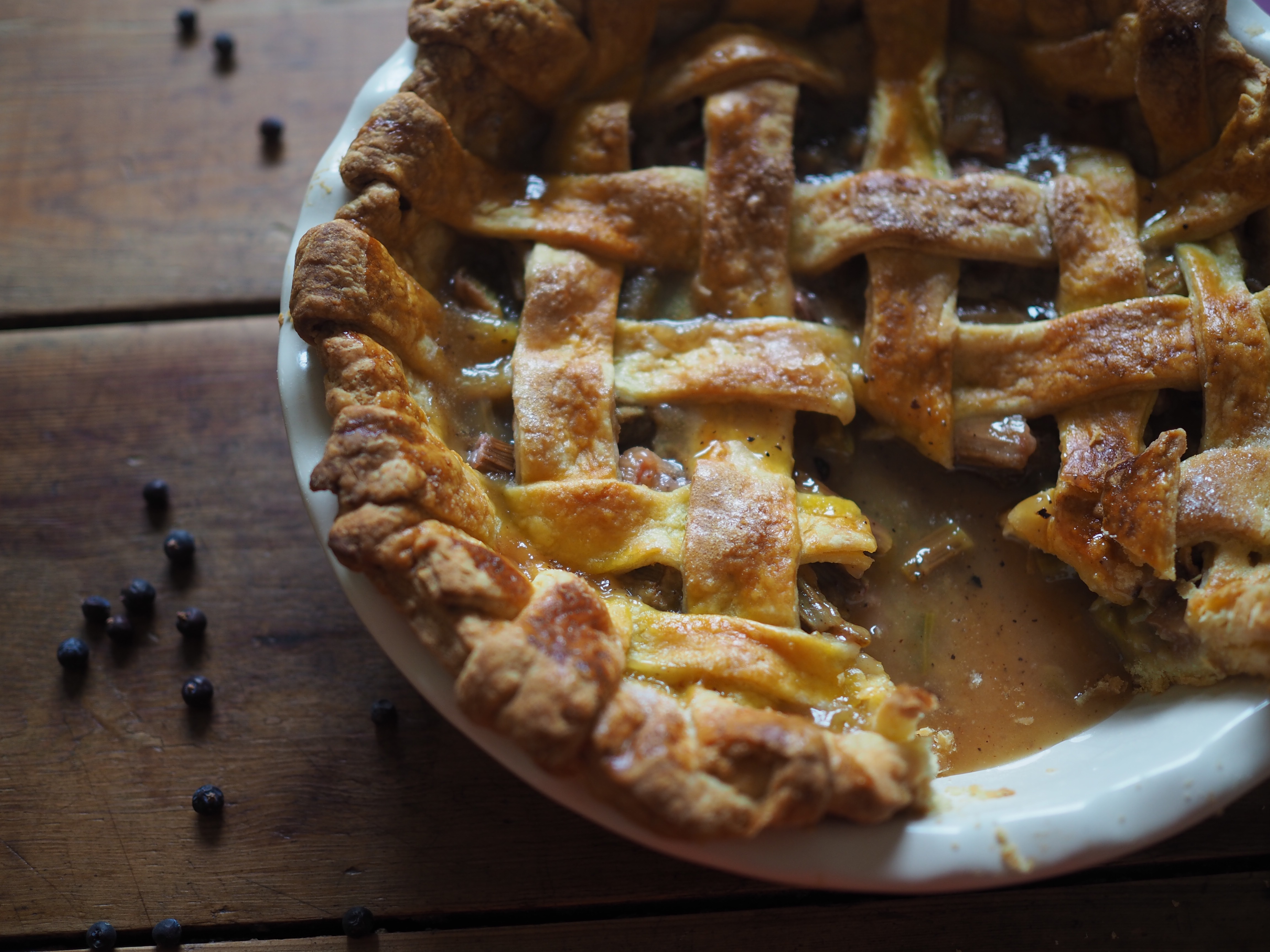 Rhubarb and Juniper Berry Pie