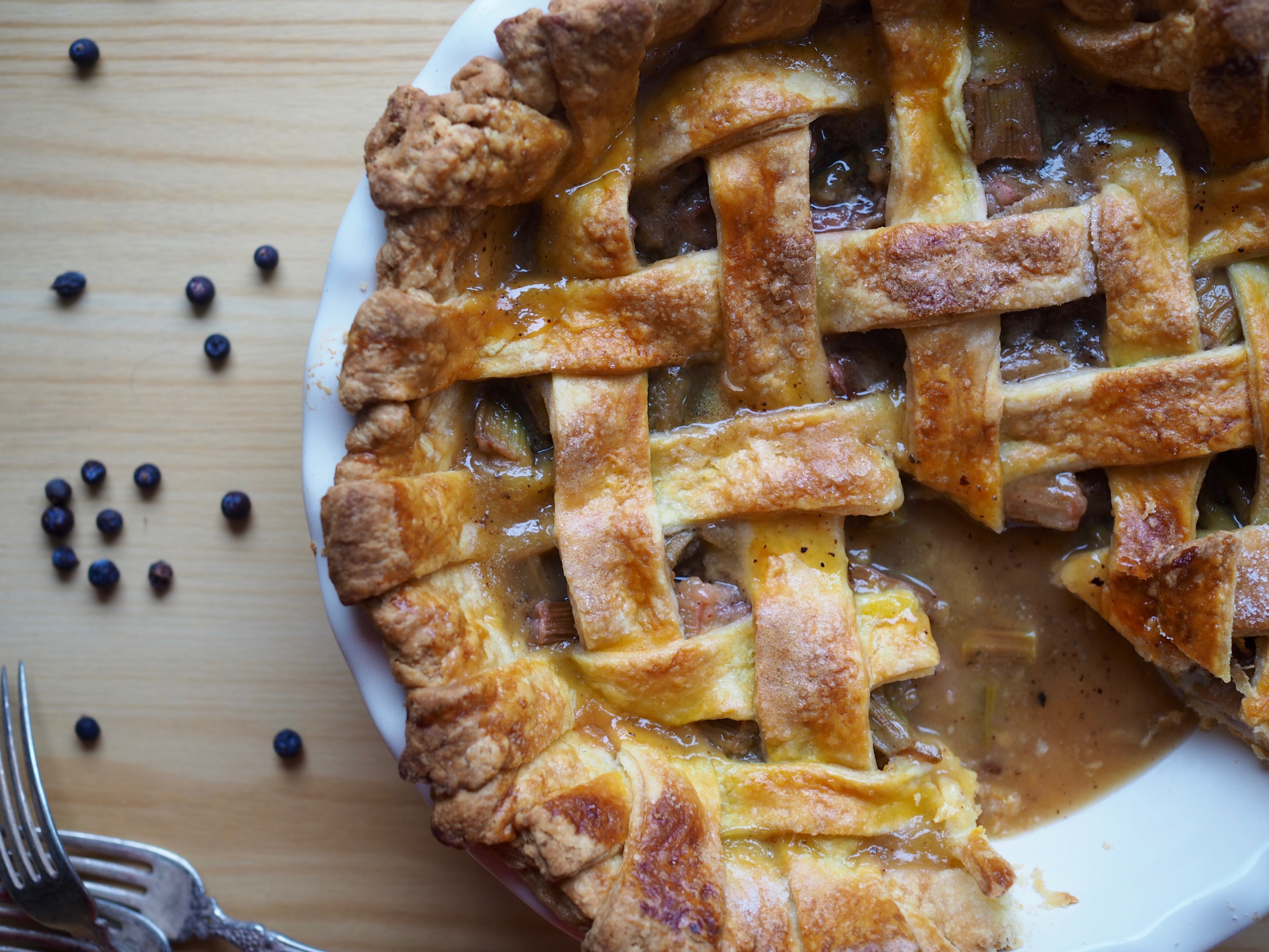 Rhubarb and Juniper Berry Pie
