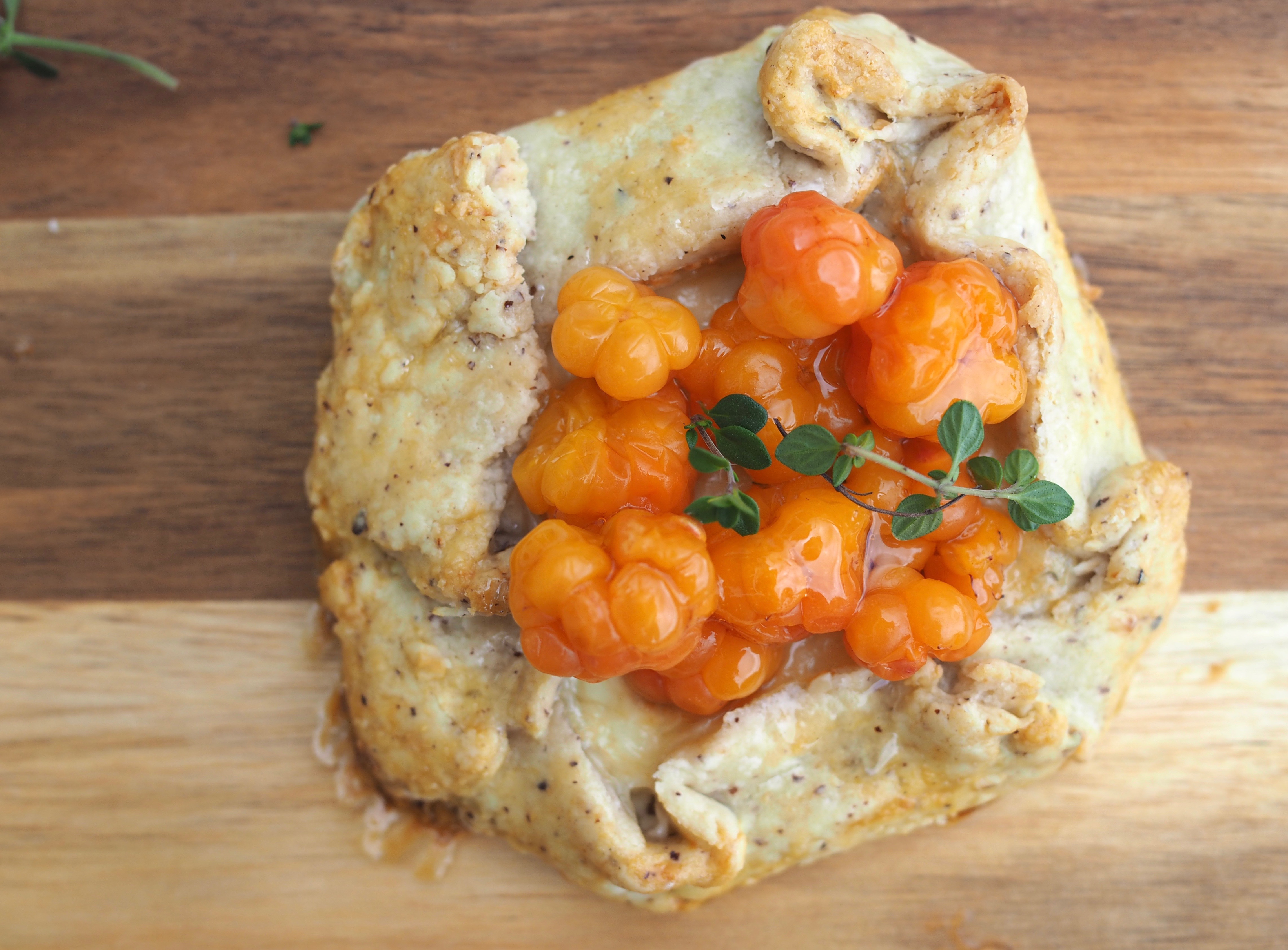 Savory Berry Tartlets (Velsmakende Baerpai)