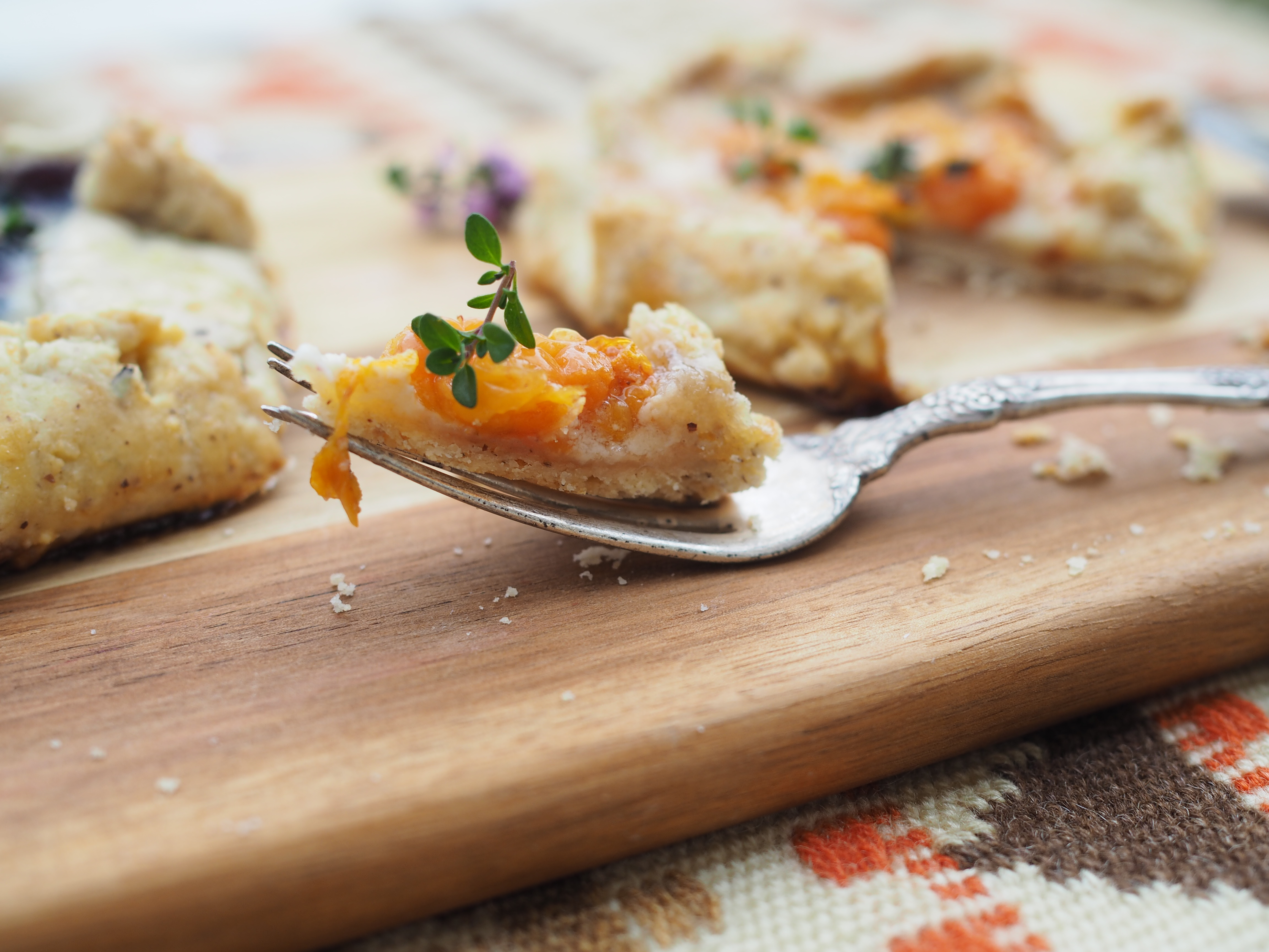 Savory Berry Tartlets (Velsmakende Baerpai)