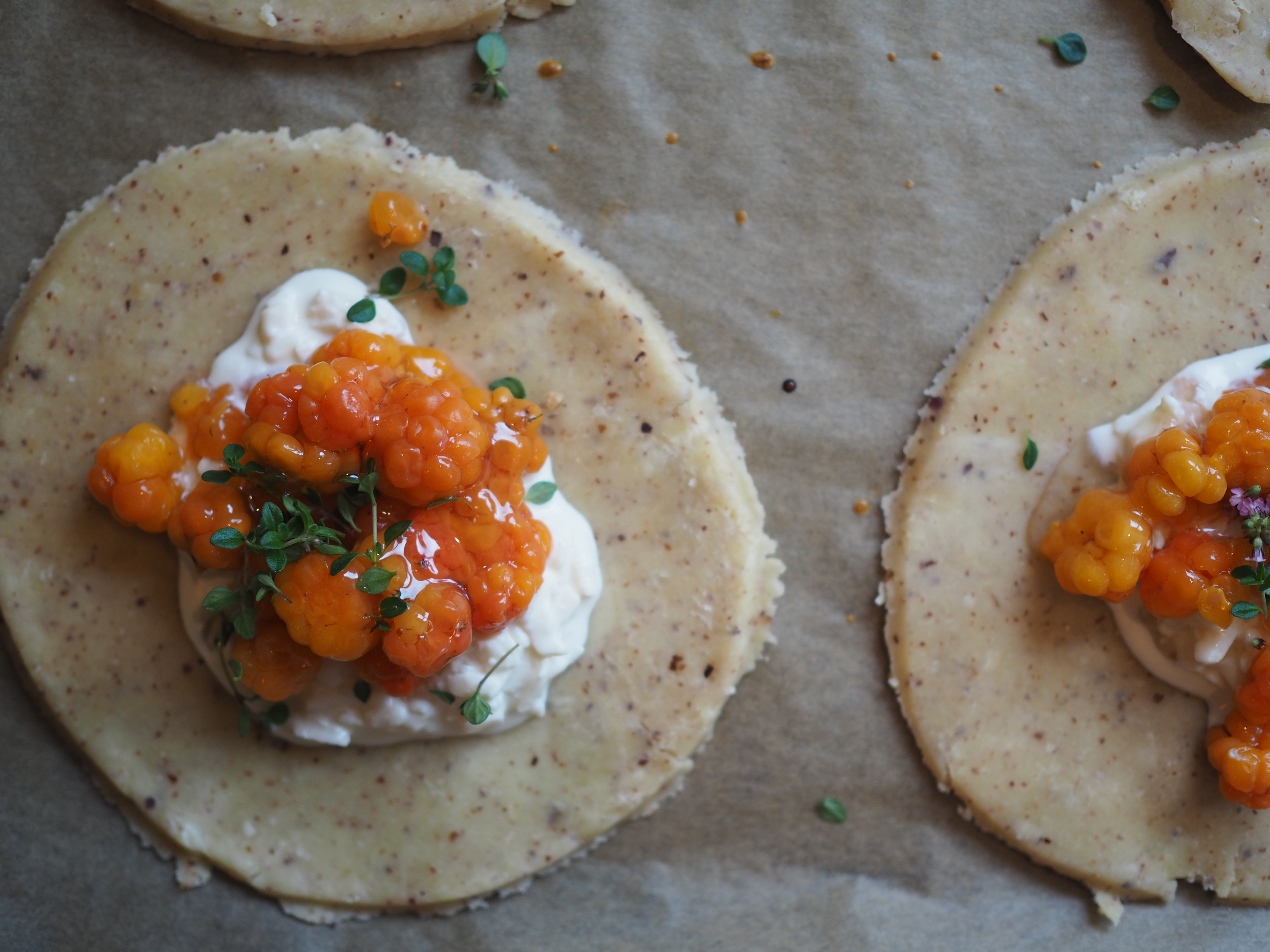 Savory Berry Tartlets (Velsmakende Baerpai)
