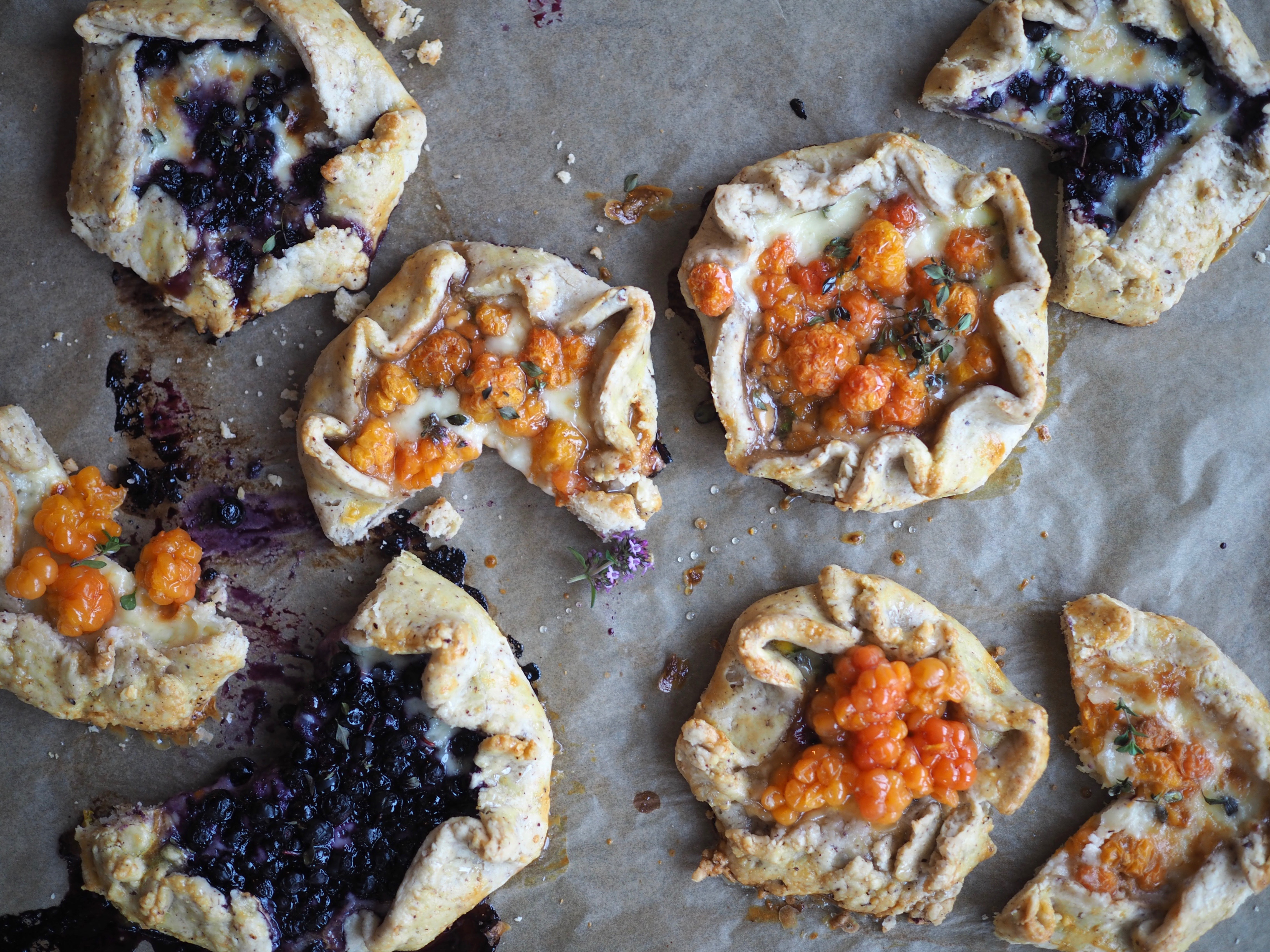 Savory Berry Tartlets (Velsmakende Baerpai)