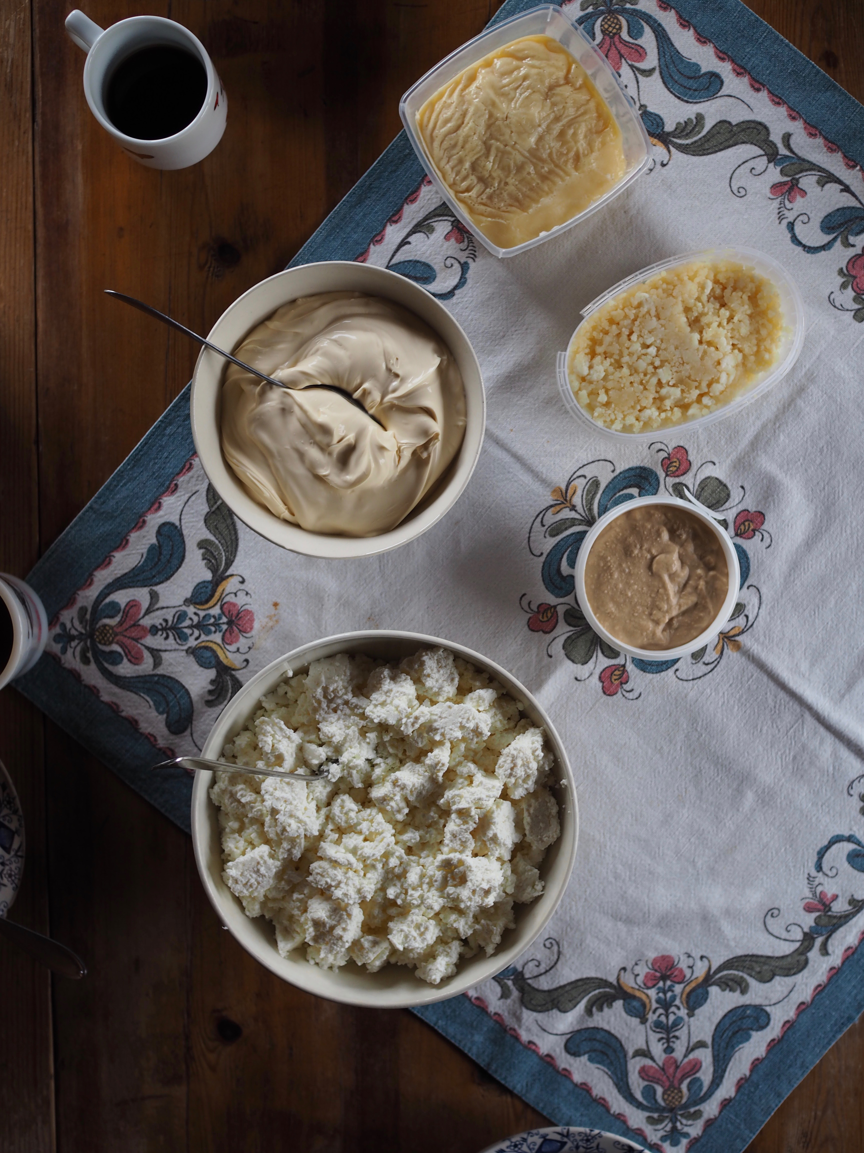 Norsk Seterliv & Sur-Ost (Mountain Farm Cottage Cheese)