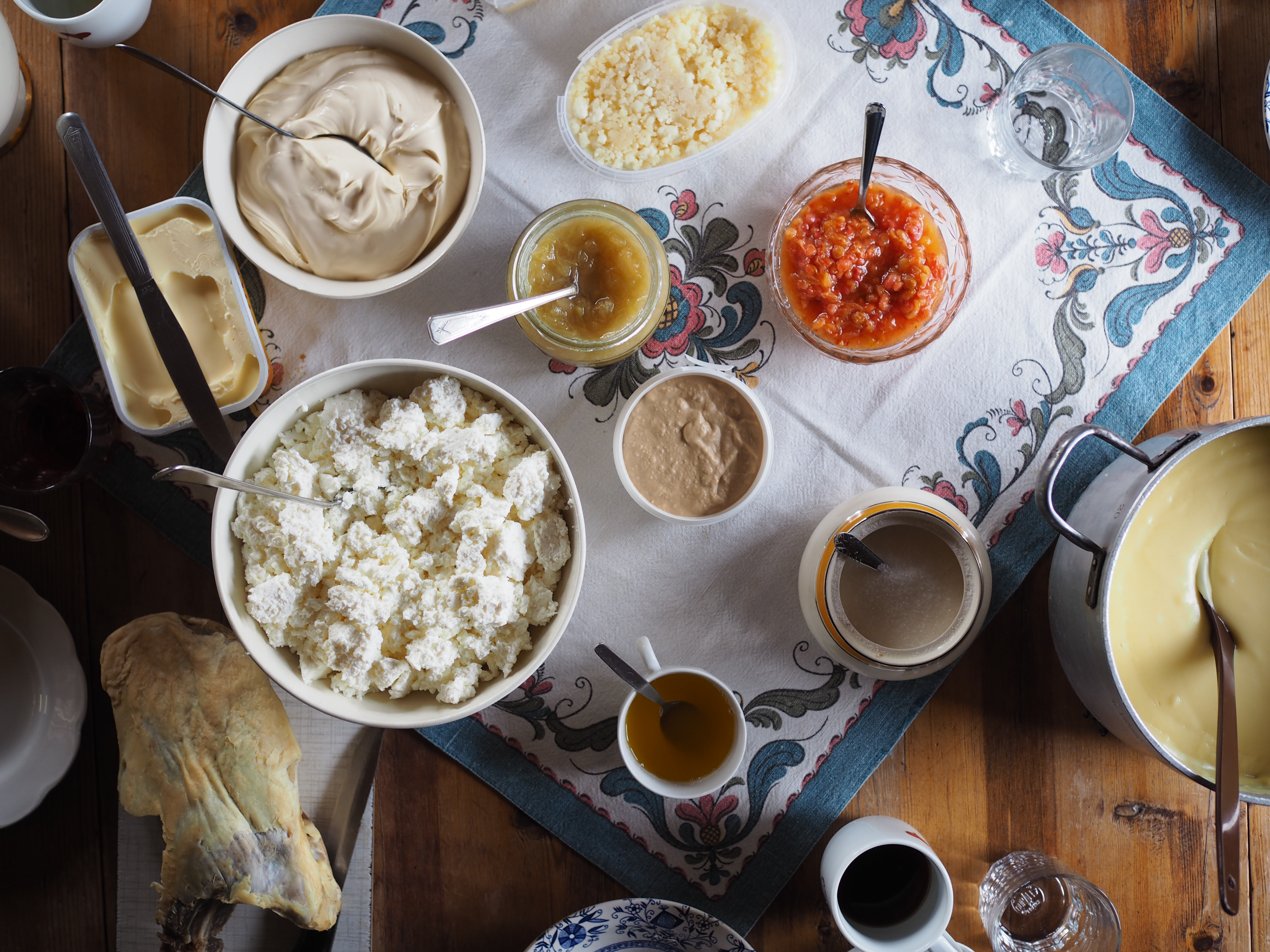 Norsk Seterliv & Sur-Ost (Mountain Farm Cottage Cheese)