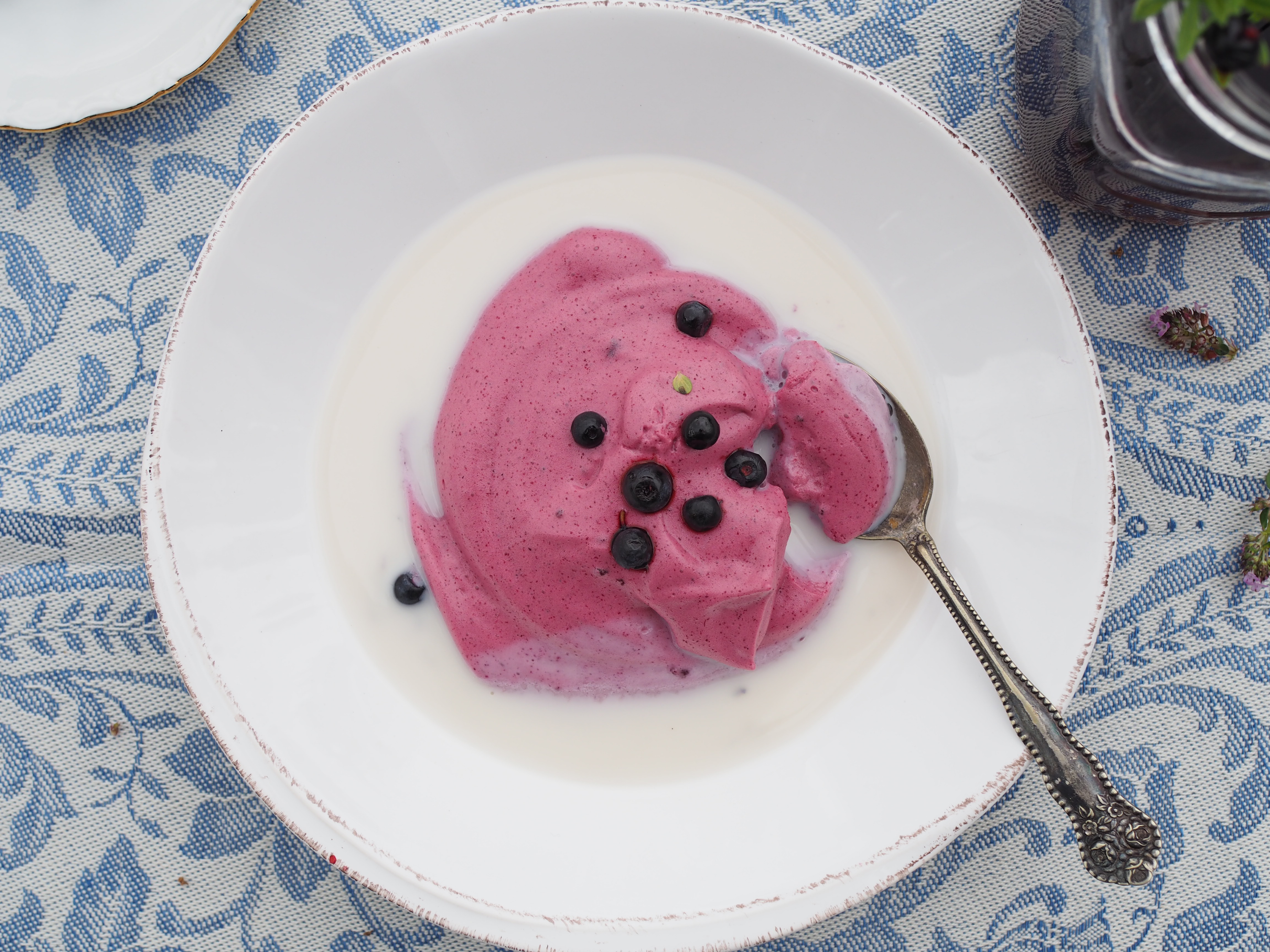 Norwegian Russedessert & Blabaersaft