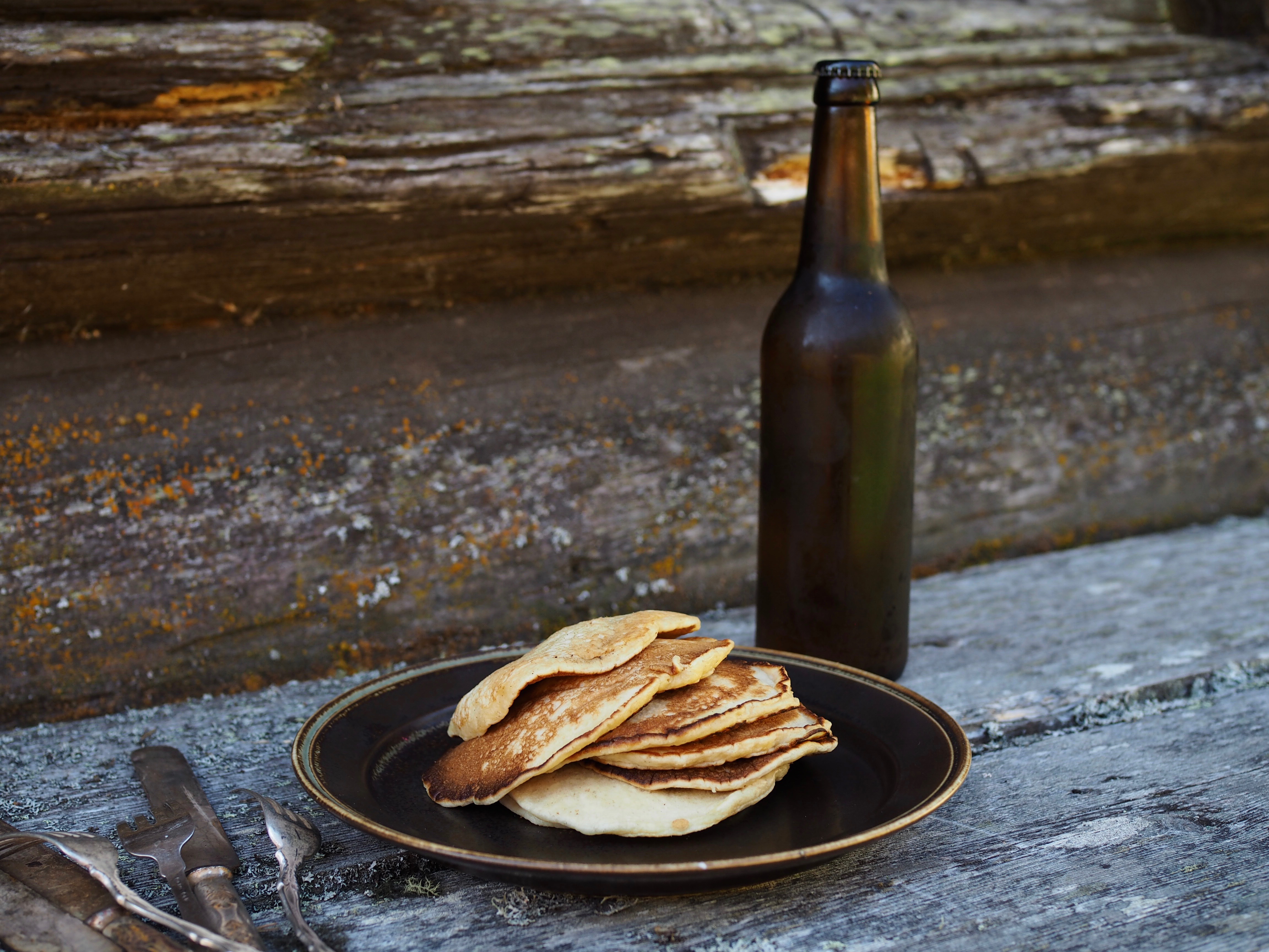 Lapper med Øl (Norwegian Flat Cakes with Beer)