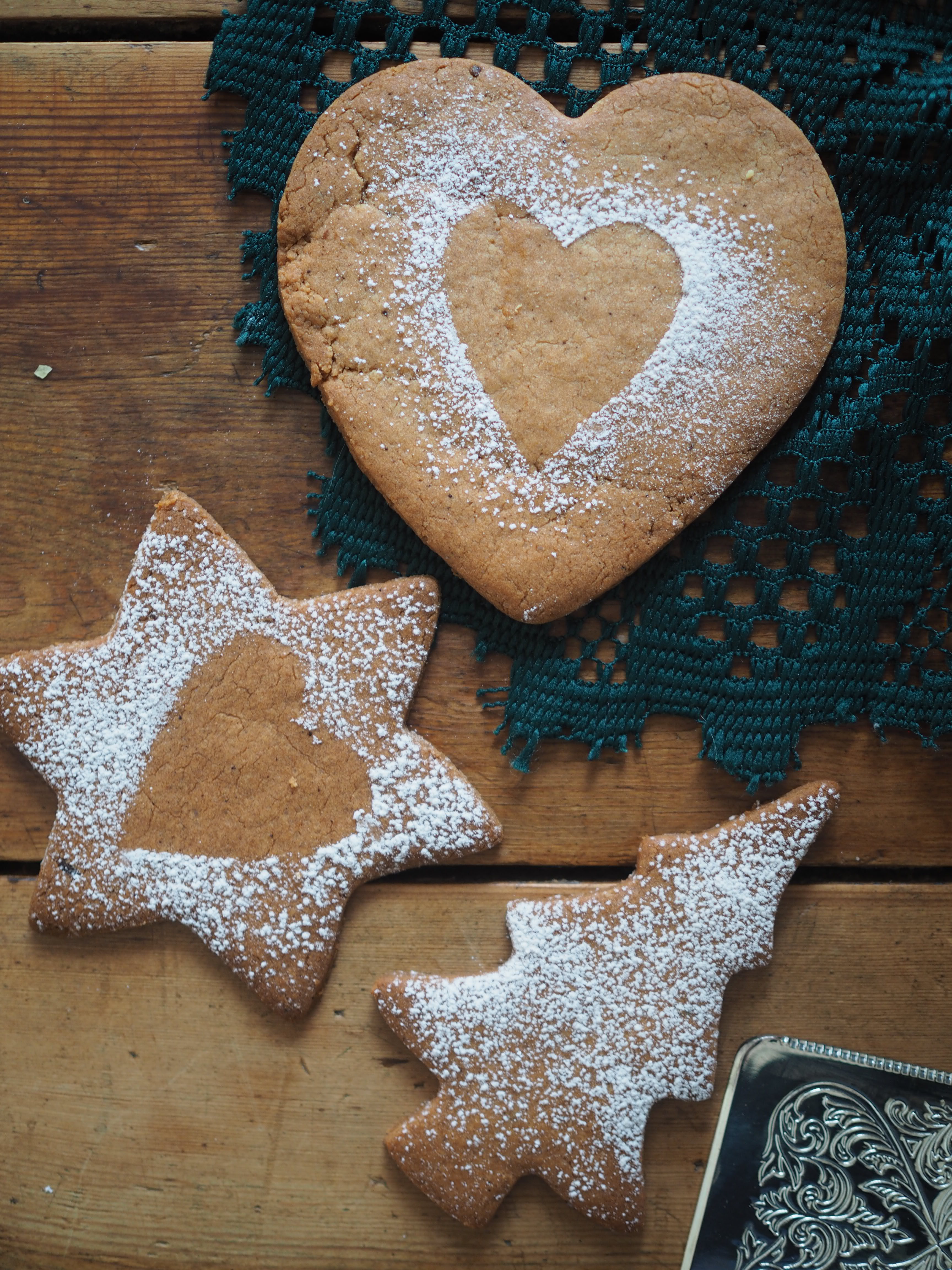 Old Fashioned Pepperkaker (Norwegian Gingerbread)