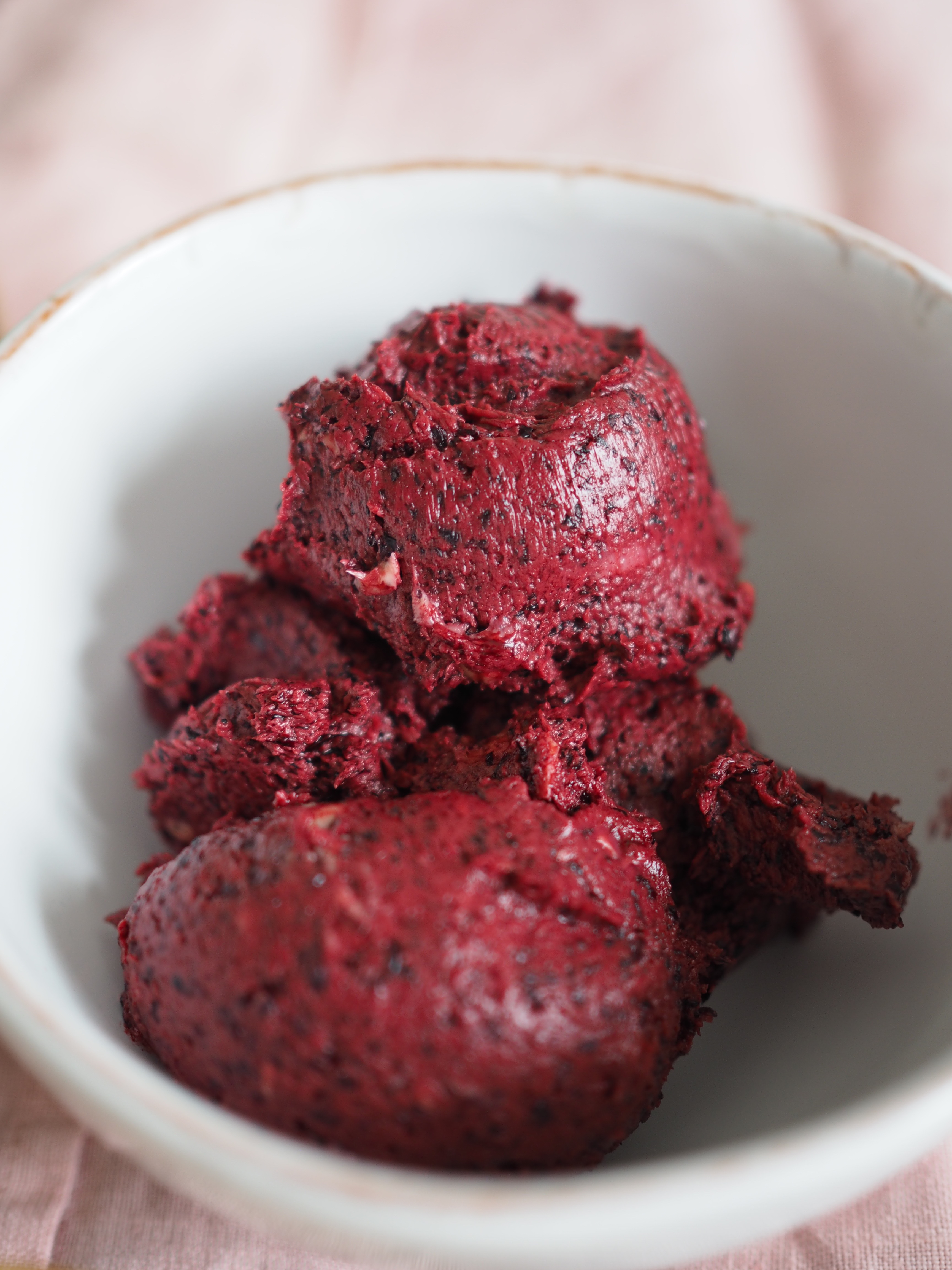 Rye Waffles with Wild Blueberry Butter (Rug Vafler med Blåbær Smør)