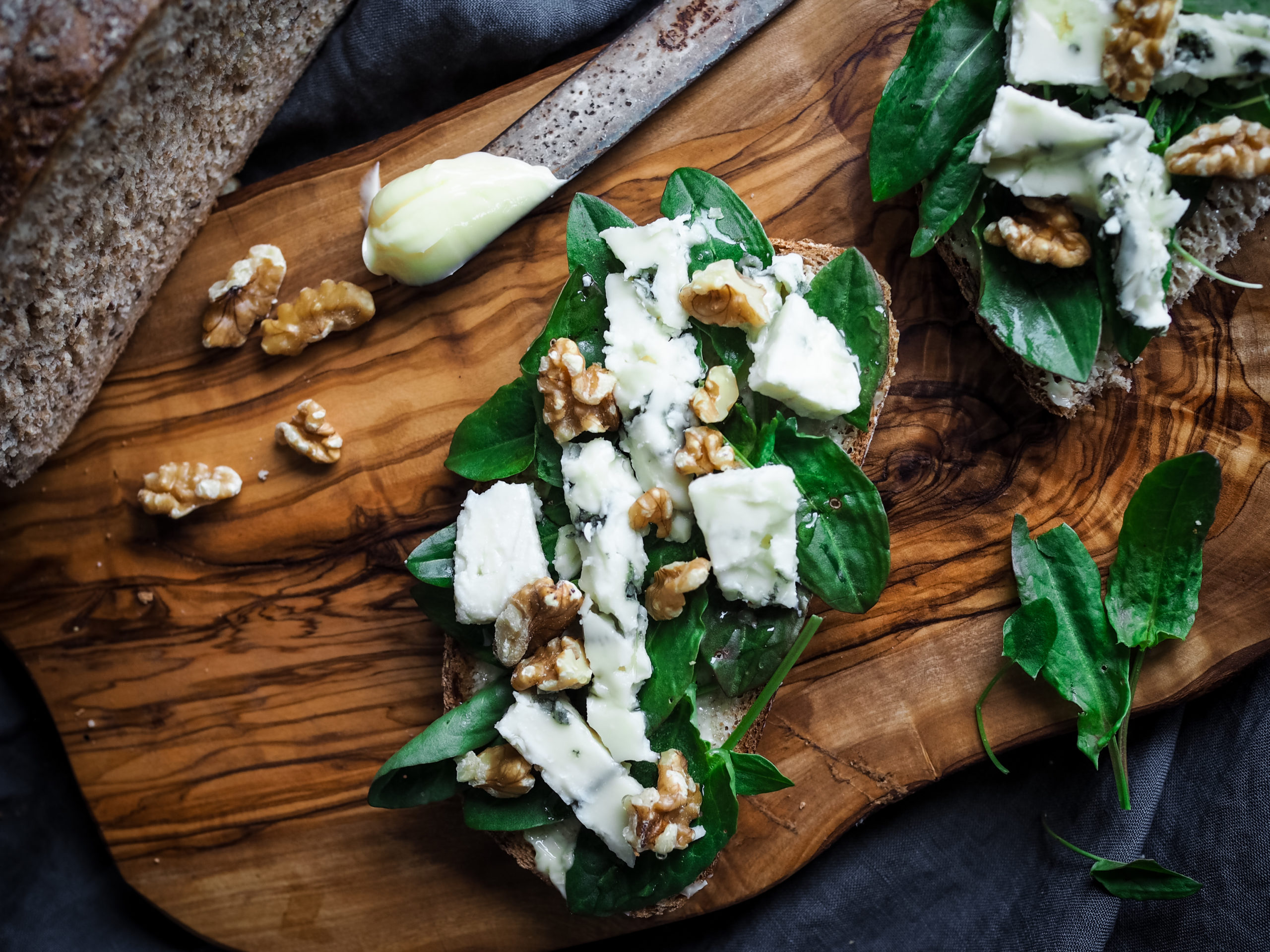 Sorrel & Blue Cheese Smørbrød (Engsyresmørbrød med Blåmuggost)