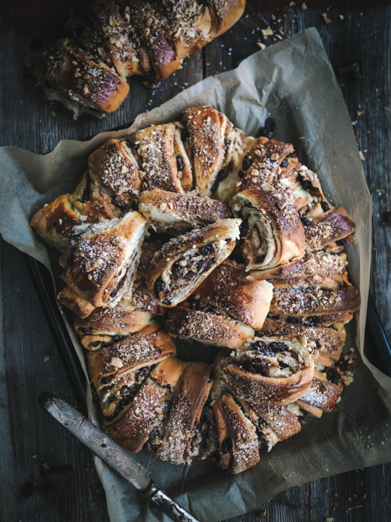 Norwegian wreath sweet bread (Glitre Kringle)