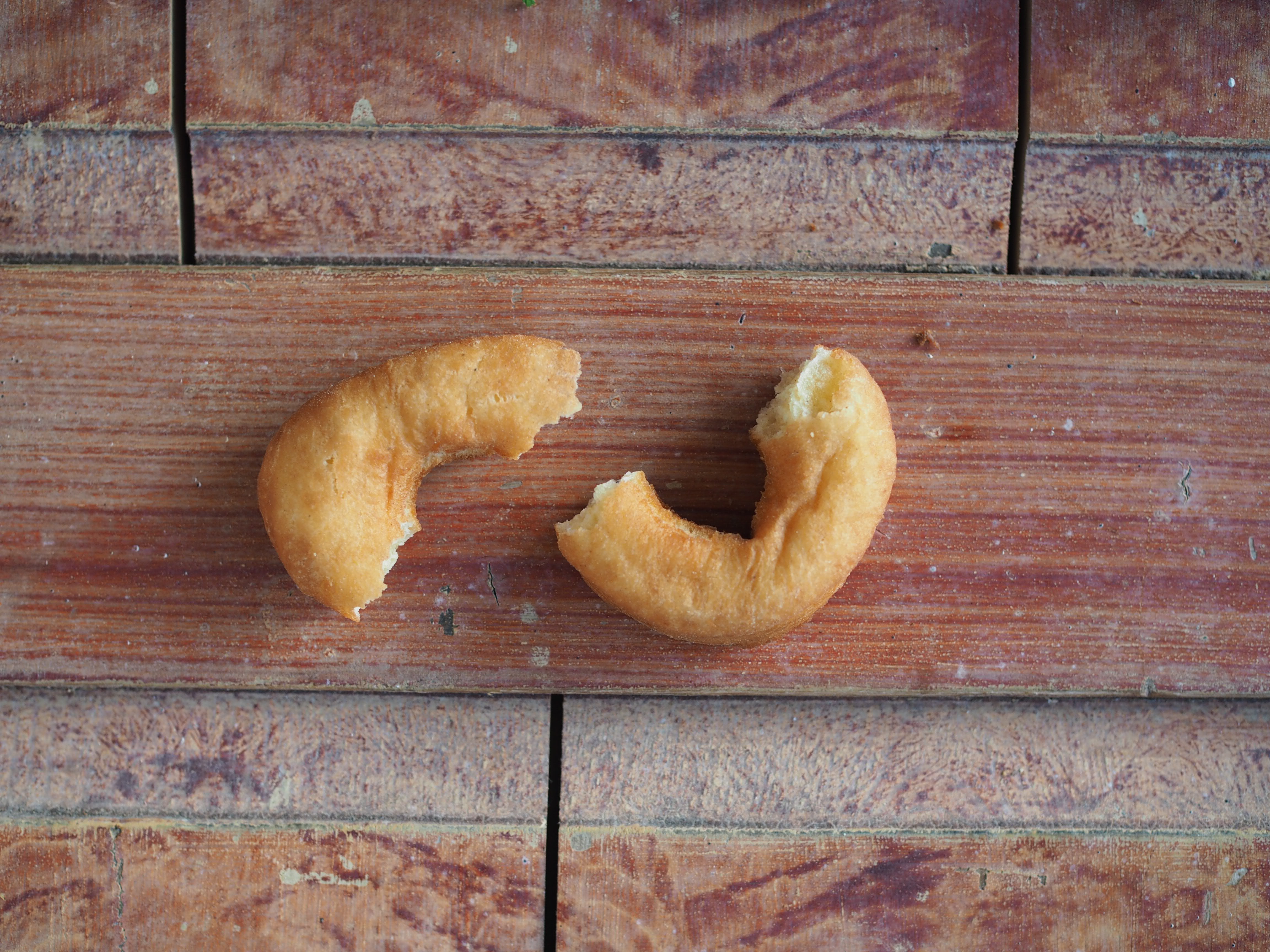 Smultringer (Norwegian Doughnuts) Served with an Apple Glaze