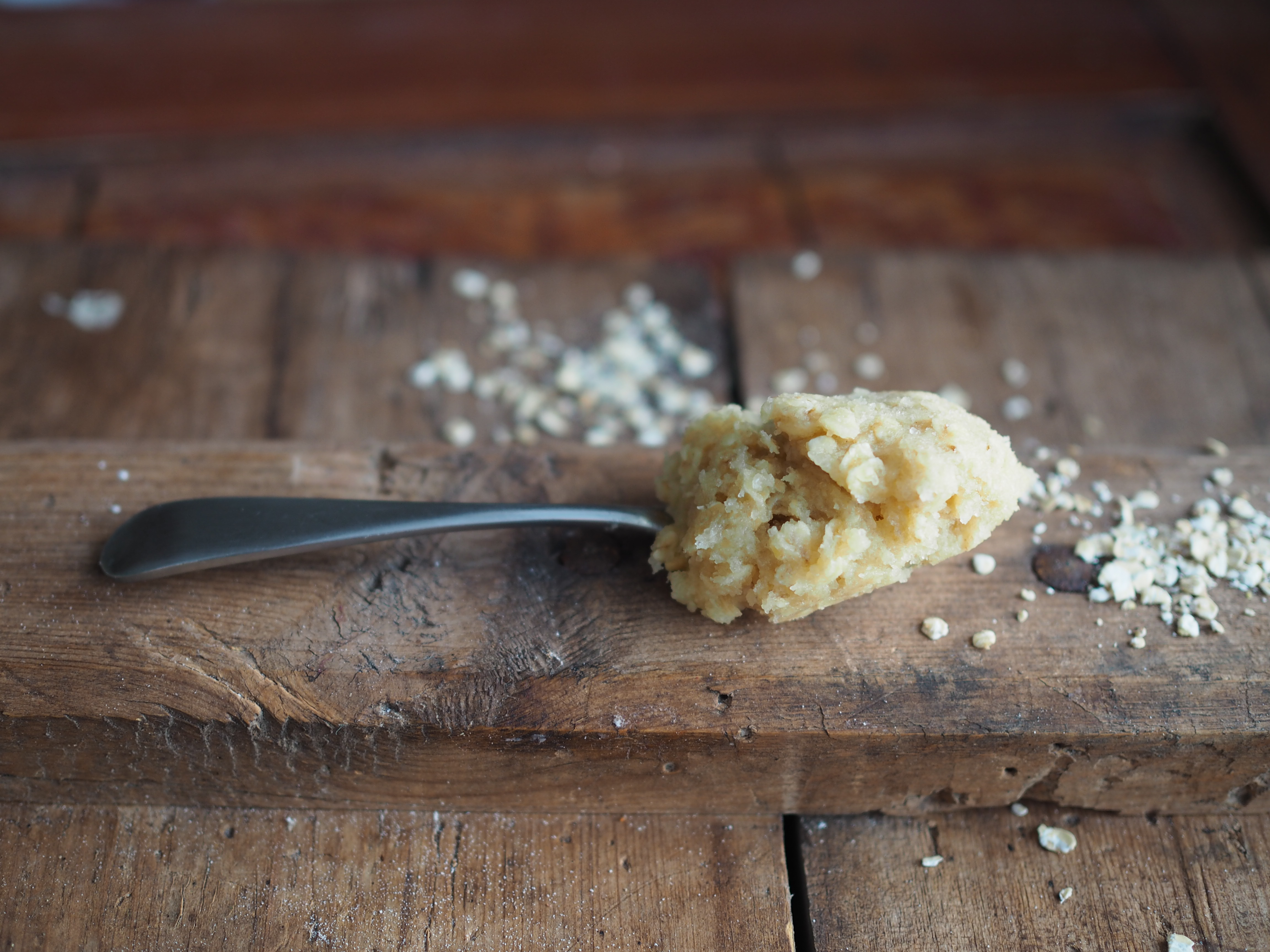 One of the great things about holiday baking is that everyone has their traditions and favorites. Recipes which span for generations, recipes that cross continents, recipes that adapt and evolve in one’s own kitchen. Each with a history and a story. Sitting around a table with friends a few weeks back and our conversation turned to holiday baking. In typical fashion for our area, most had plans to start off with making large batches of lefse to last through the season. We discussed favorite cookies, like pepperkaker (gingerbread), kransekake (almond tower cake) and krumkaker (wafer-like cakes). One friend, Anne Lise, turned to me, and with a broad smile and glitter in her eyes, told me that one of her favorite julekaker (Christmas baked goods) was knekk-kaker. 