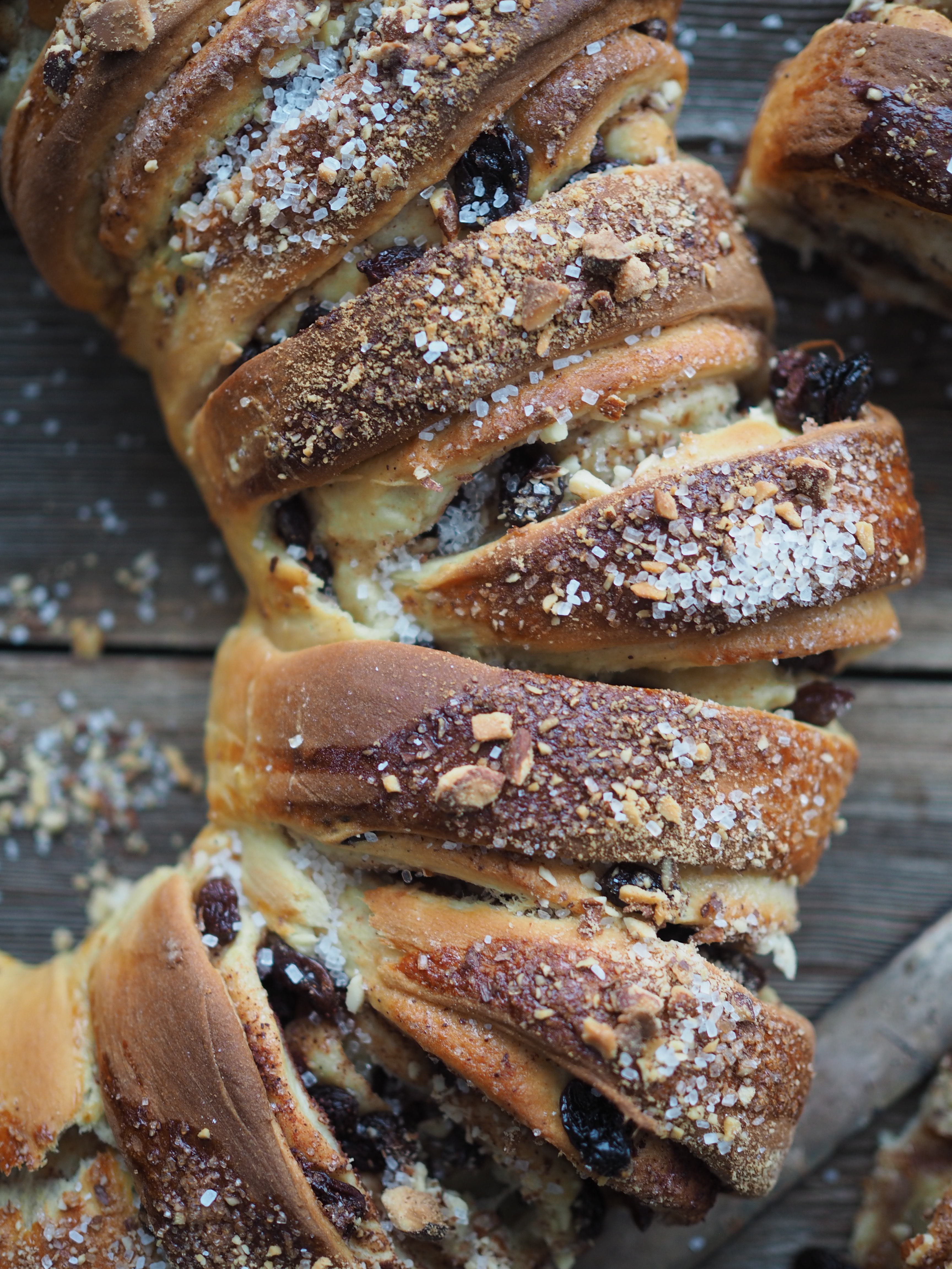Glitrekringle (Maj-Lis's Norwegian pastry with raisins and nuts)