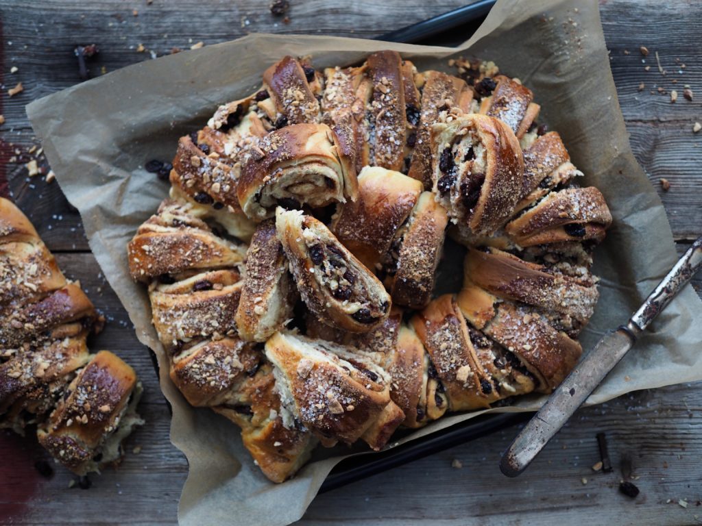 Glitrekringle (Maj-Lis's Norwegian pastry with raisins and nuts)
