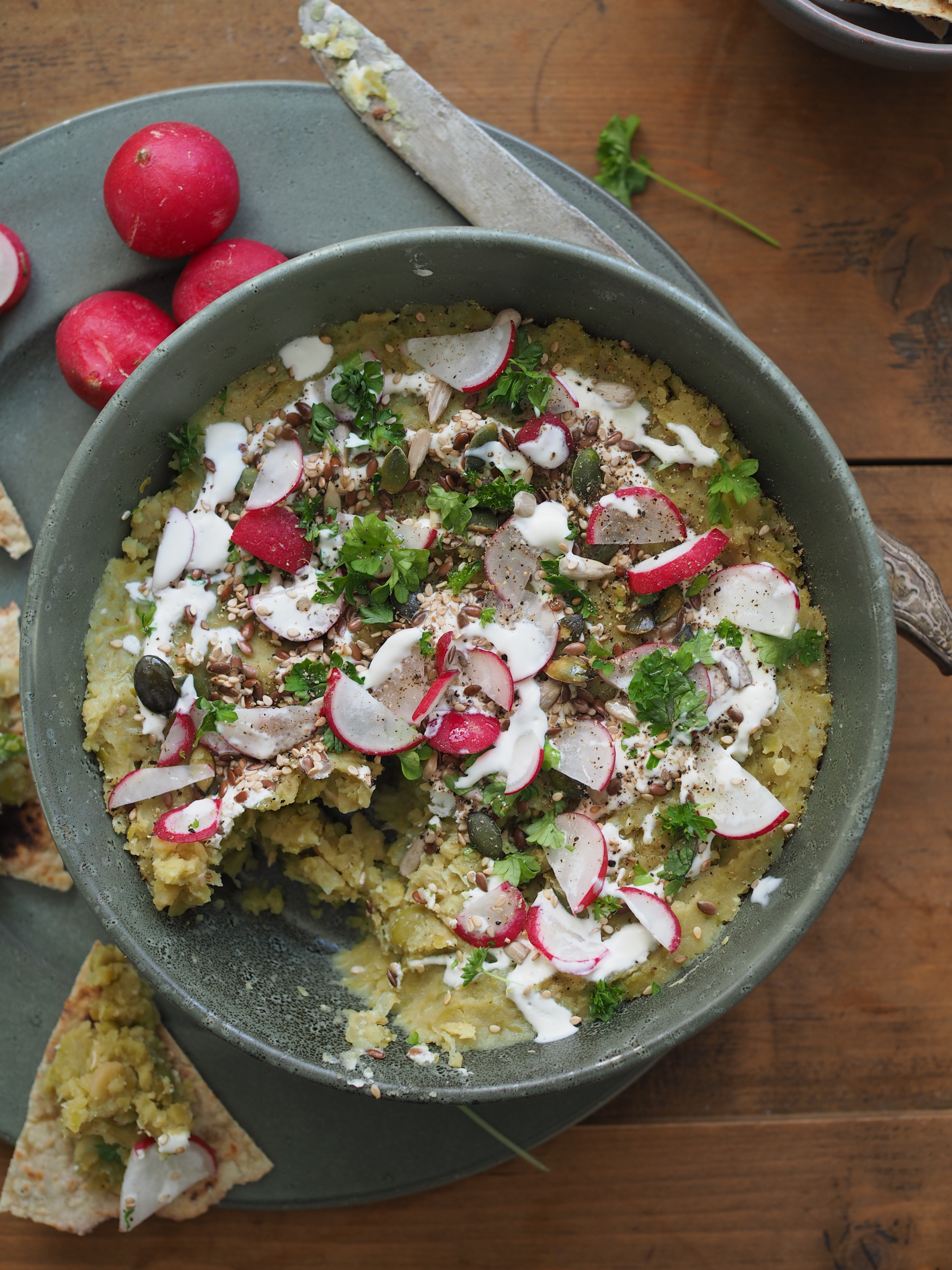 Stewed Green Pea Dip with Radishes (Ertestuing-dipp)