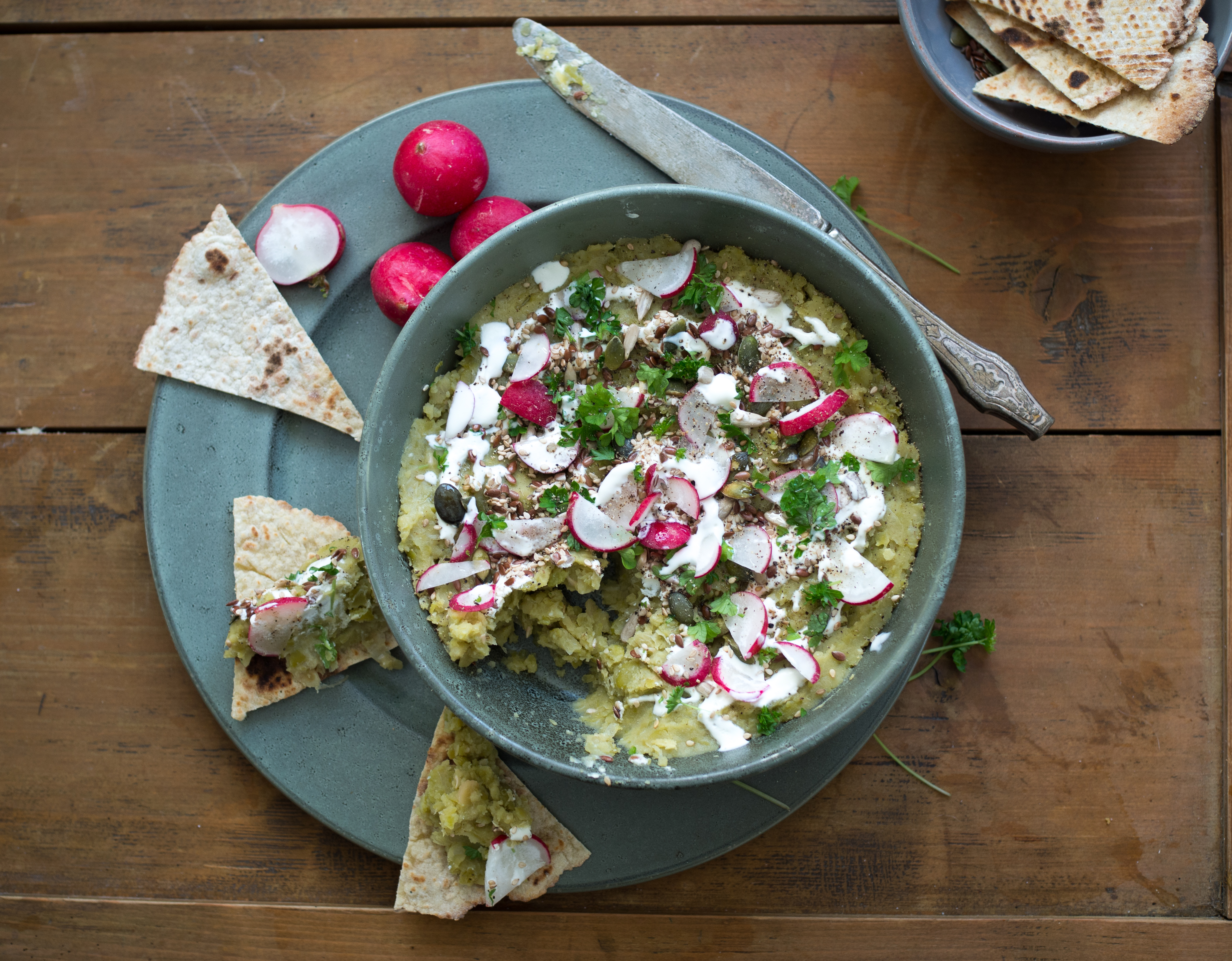 Stewed Green Pea Dip with Radishes (Ertestuing-dipp)