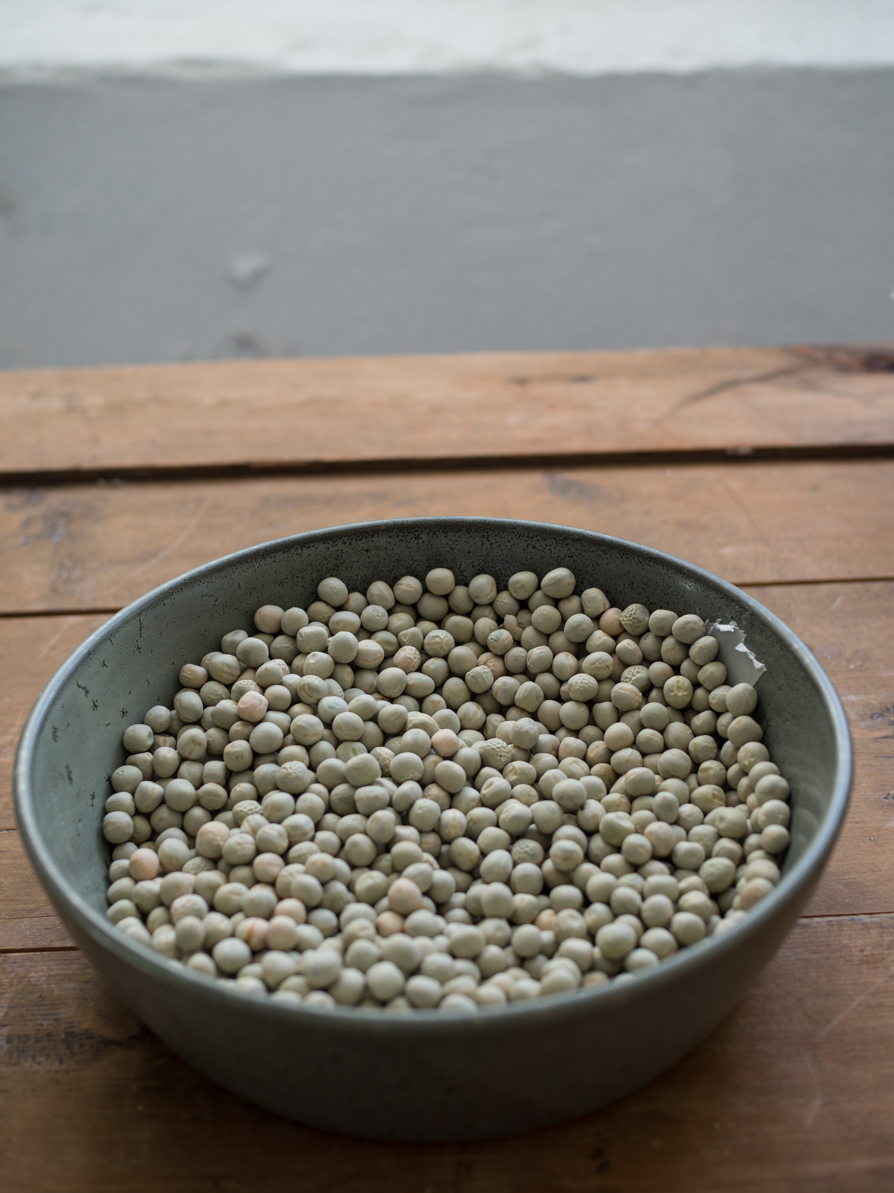 Stewed Green Pea Dip with Radishes (Ertestuing-dipp)