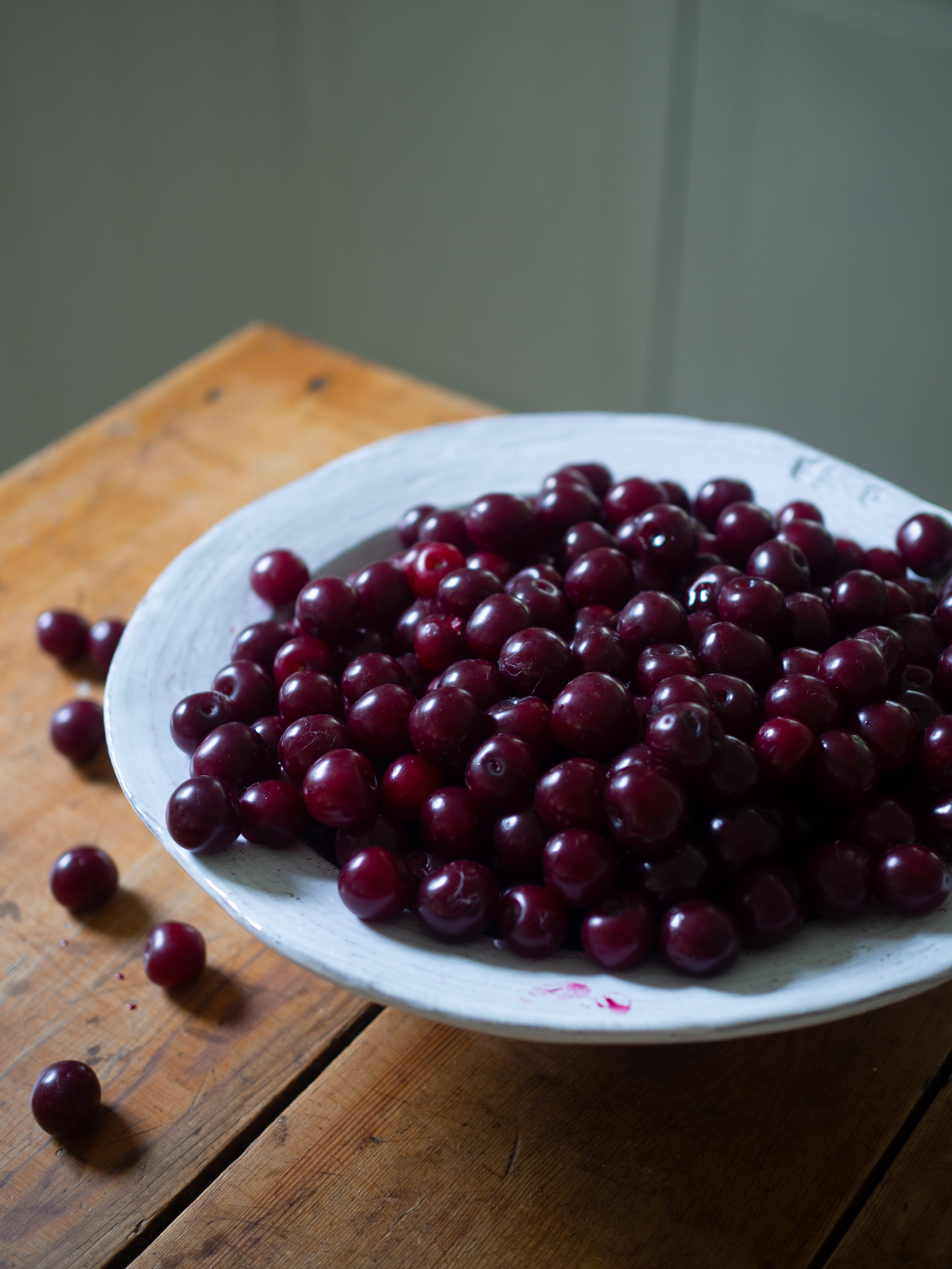 Sour Cherry Crisp (Smuldrepai med kirsebær)