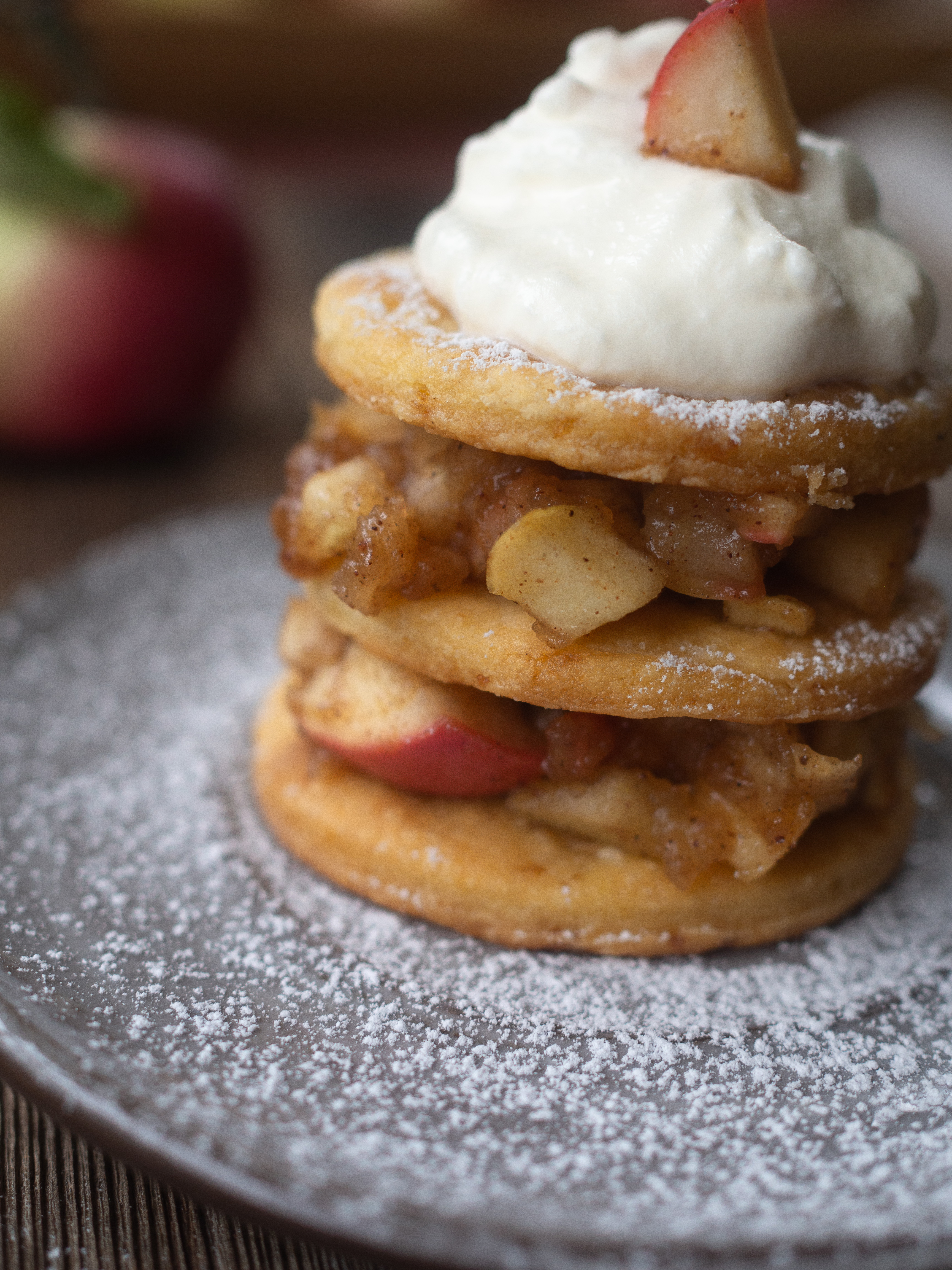 Potato Tarts with Spiced Stewed Apples (potet-terte)