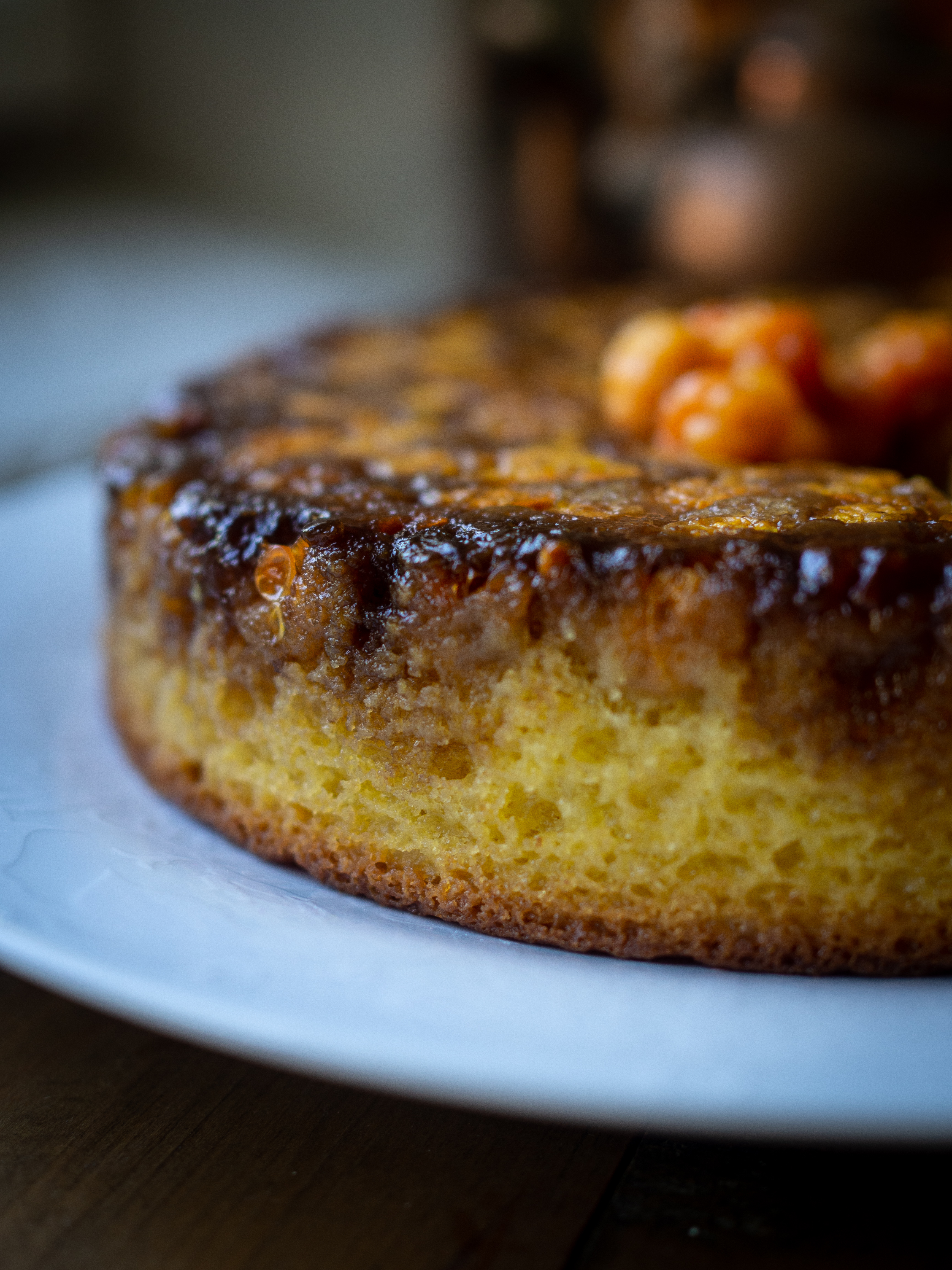Cloudberry Upside Down Cake (multekake)