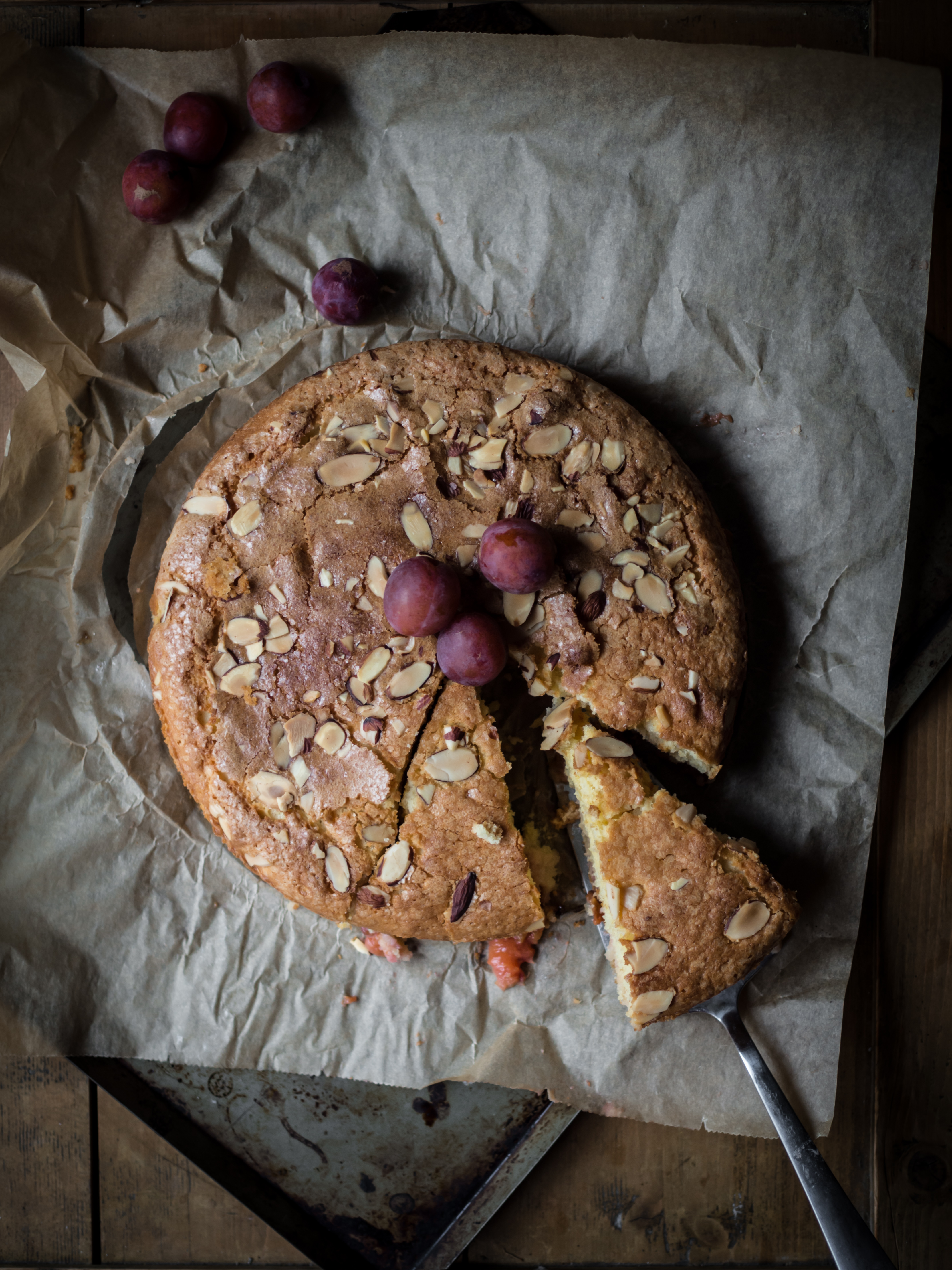 Plum Cake with Almonds (plommekake)