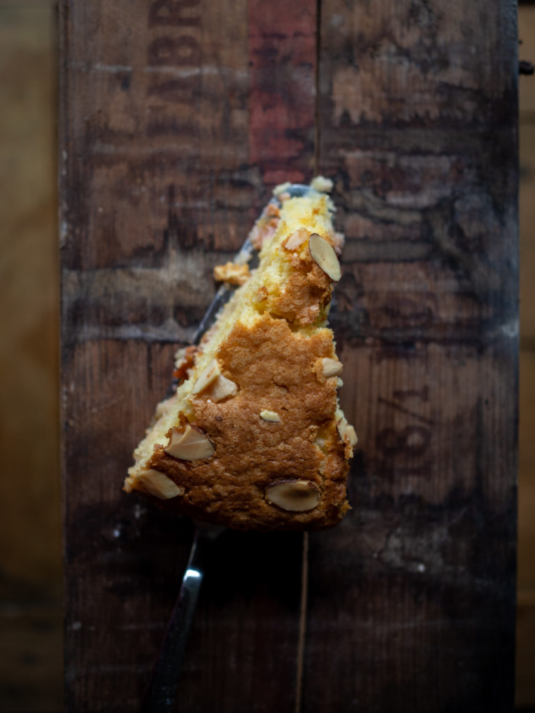 Plum Cake with Almonds (plommekake)