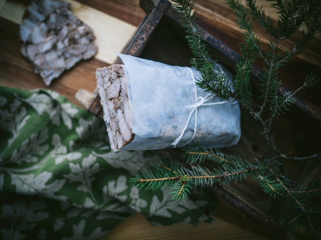 Julesylte (Norwegian Christmas Pressed Pork)