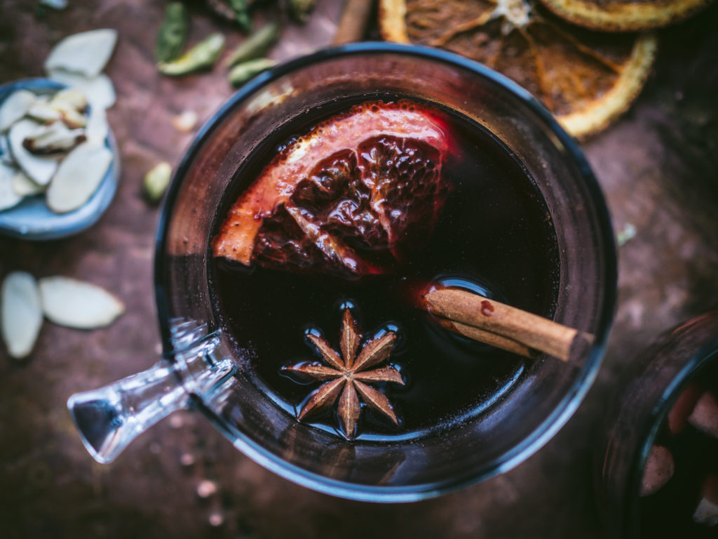 Gløgg (Norwegian mulled wine)