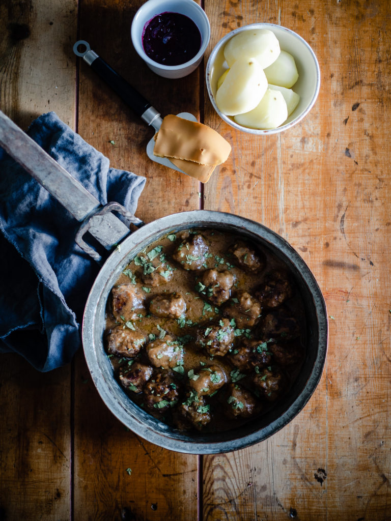 Norwegian Brown Cheese Meatballs (Kjøttkaker med Brunost)