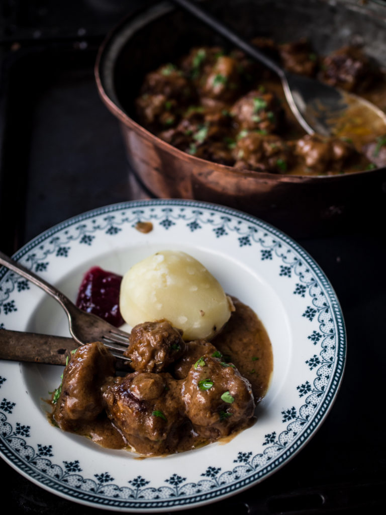 Norwegian Brown Cheese Meatballs (Kjøttkaker med Brunost)