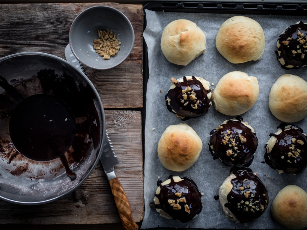 Sweet Buns with a Chocolate Glaze, Walnut Custard and Cream (Fastelavnsboller med valnøtterkrem og sjokoladeglasur)