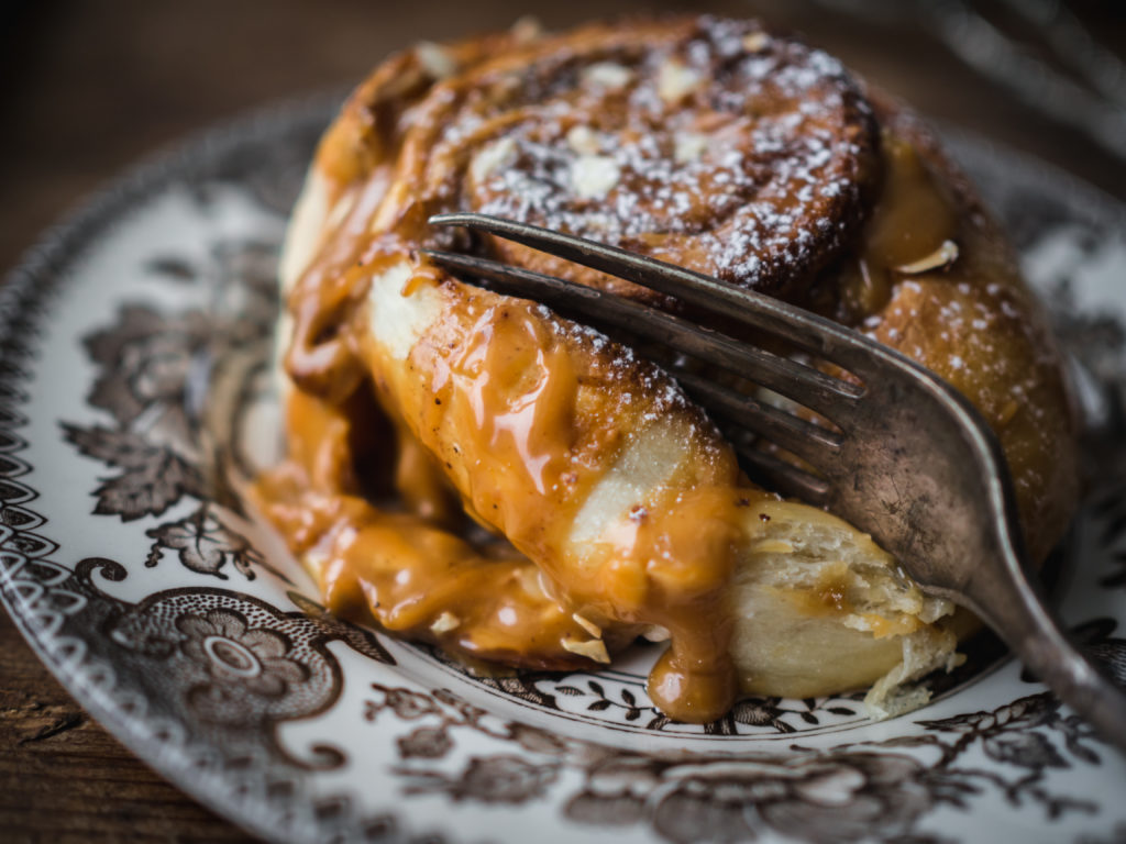 Brunost-Caramel Cinnamon Buns