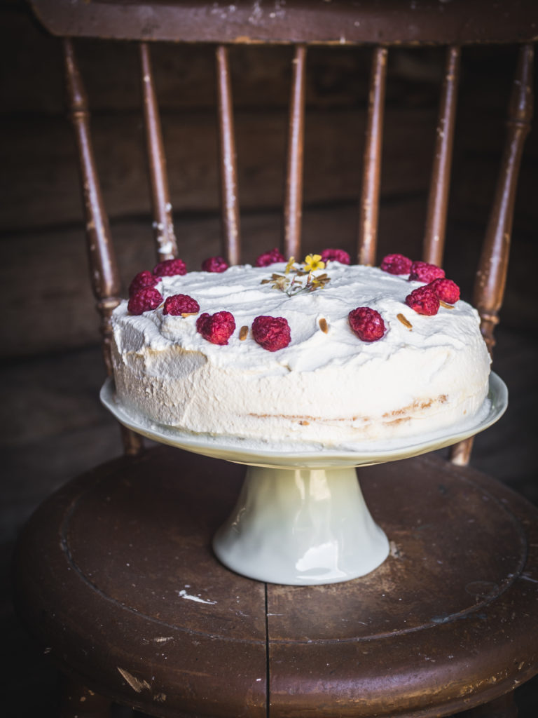 Layer Cake with Brunost Custard (Bløtkake med Brunost)