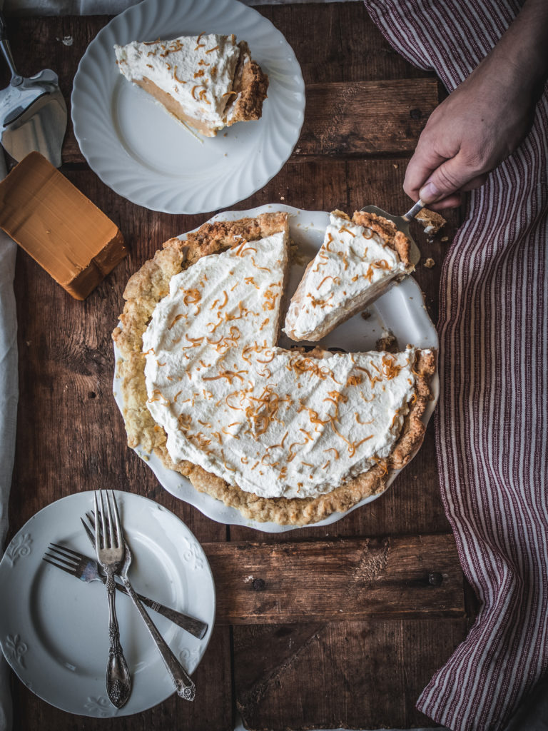 Brunost Cream Pie (brunostkrem-pai)