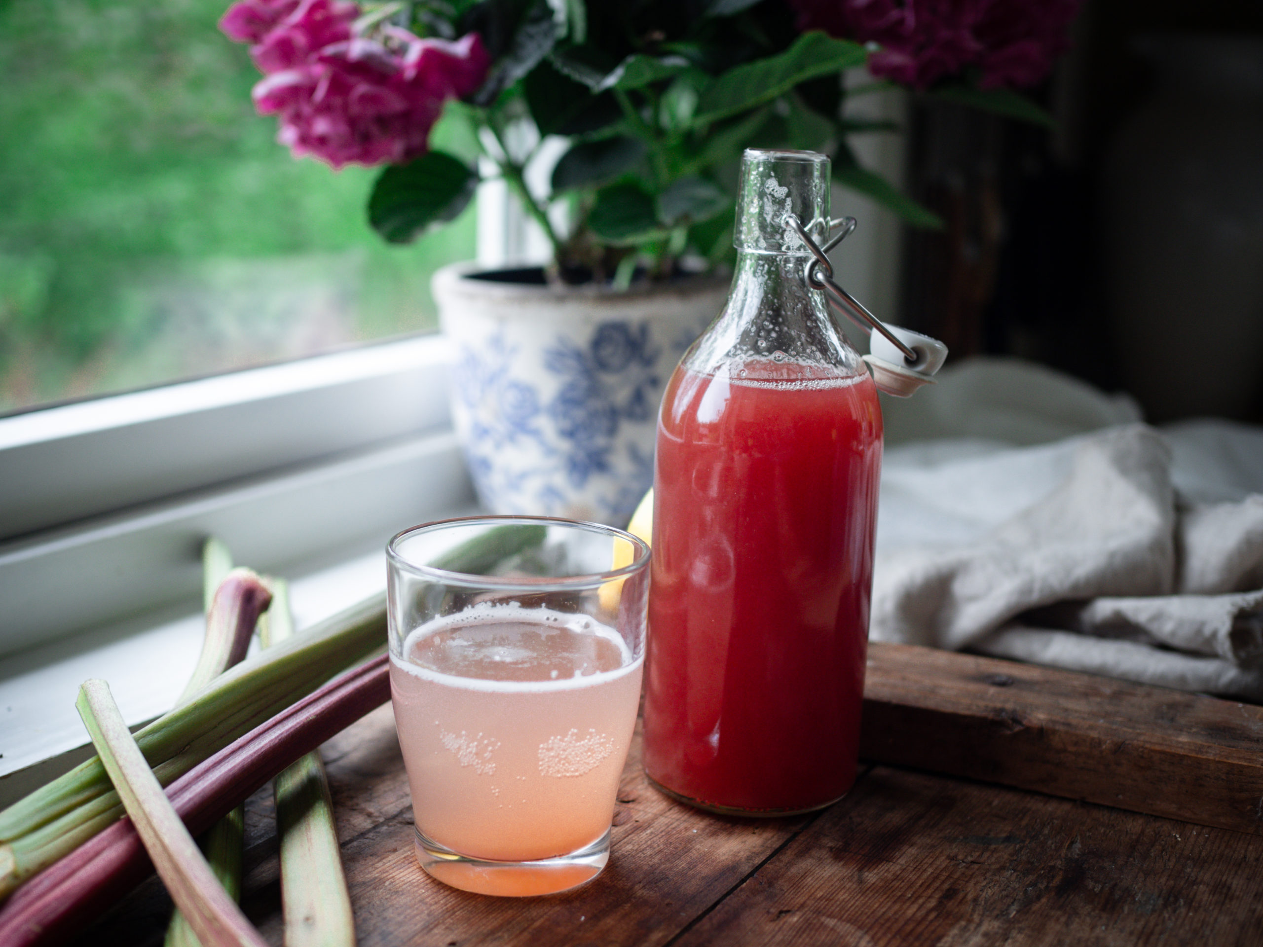 Homemade Rhubarb Cordial (Rabarbrasaft)