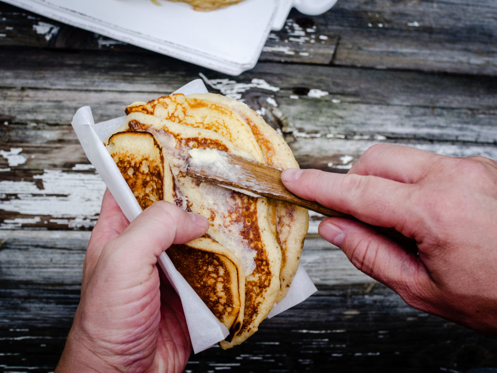 Norwegian Griddle Cakes with Buttercream (sveler med smørkrem)