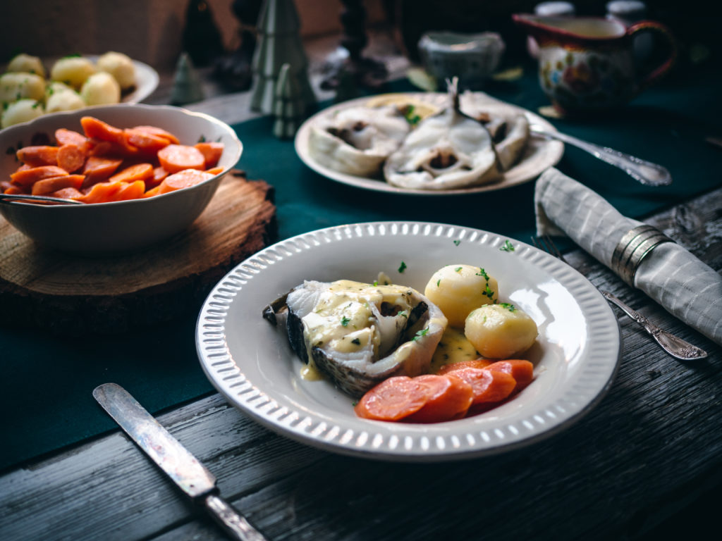 Juletorsk (Christmas Poached Cod)