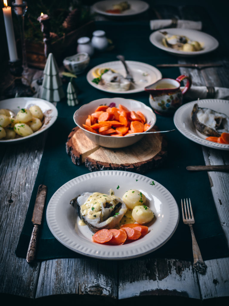 Juletorsk (Christmas Poached Cod)