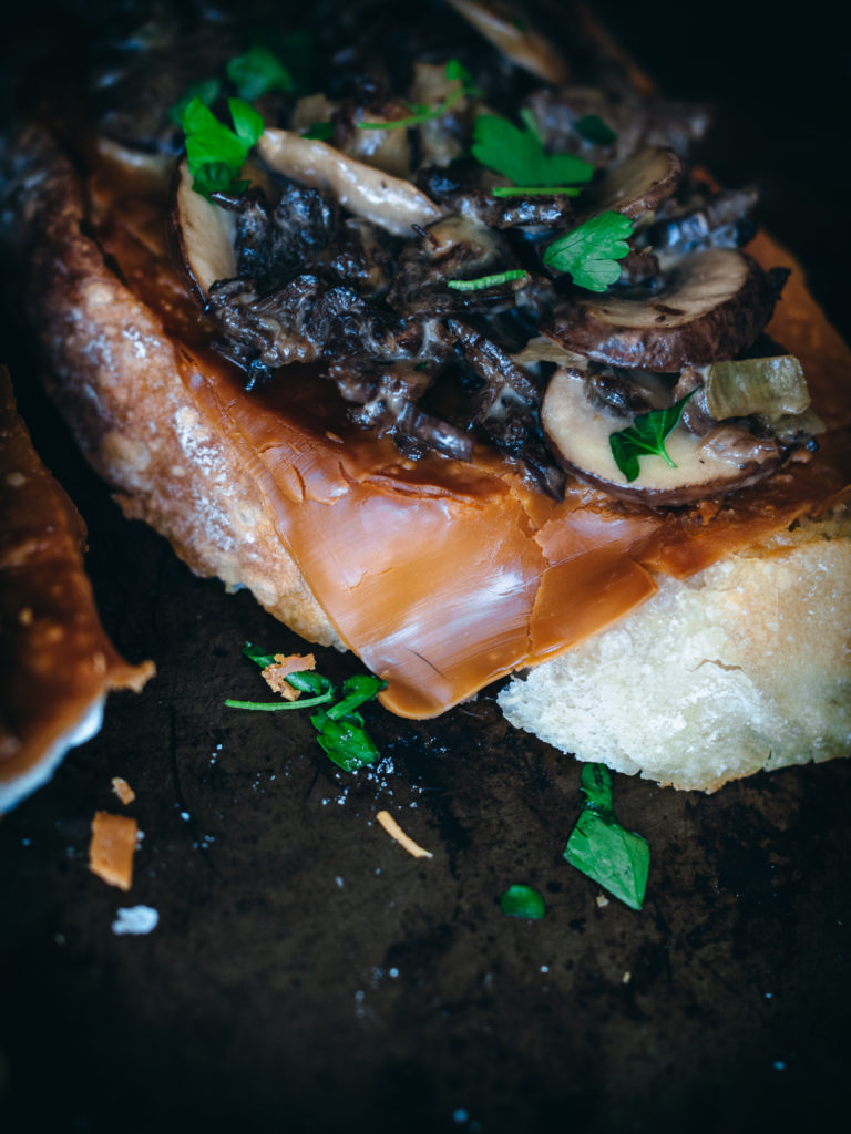 Brunost Toasts with Creamy Reindeer and Mushrooms