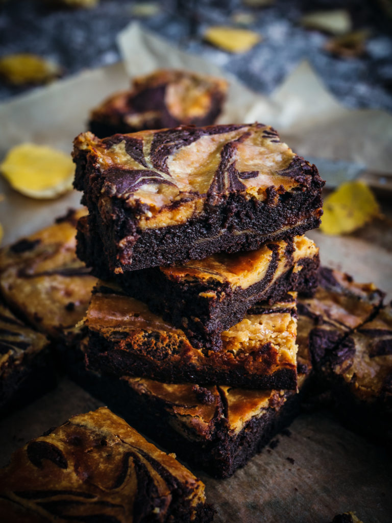 Brown cheese brownies