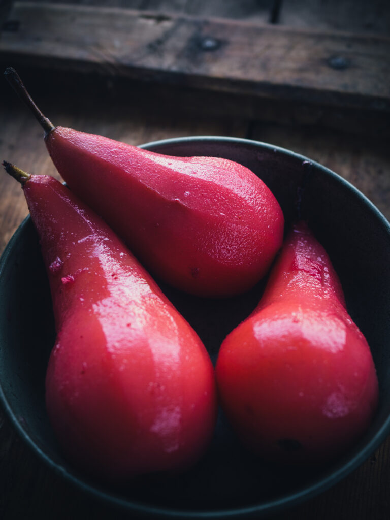Lingonberry Poached Pears (tyttebærpære)