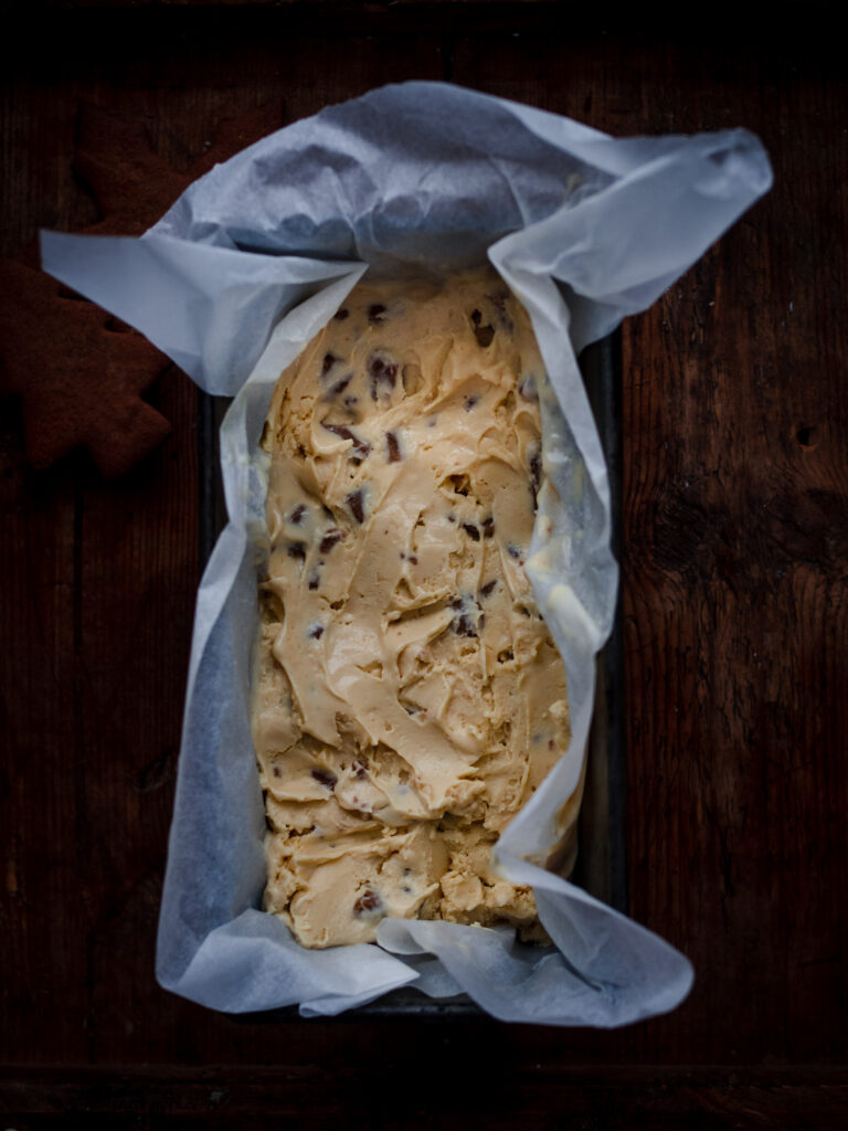 Pepperkaker Cookie Dough Ice Cream (Pepperkakeis)