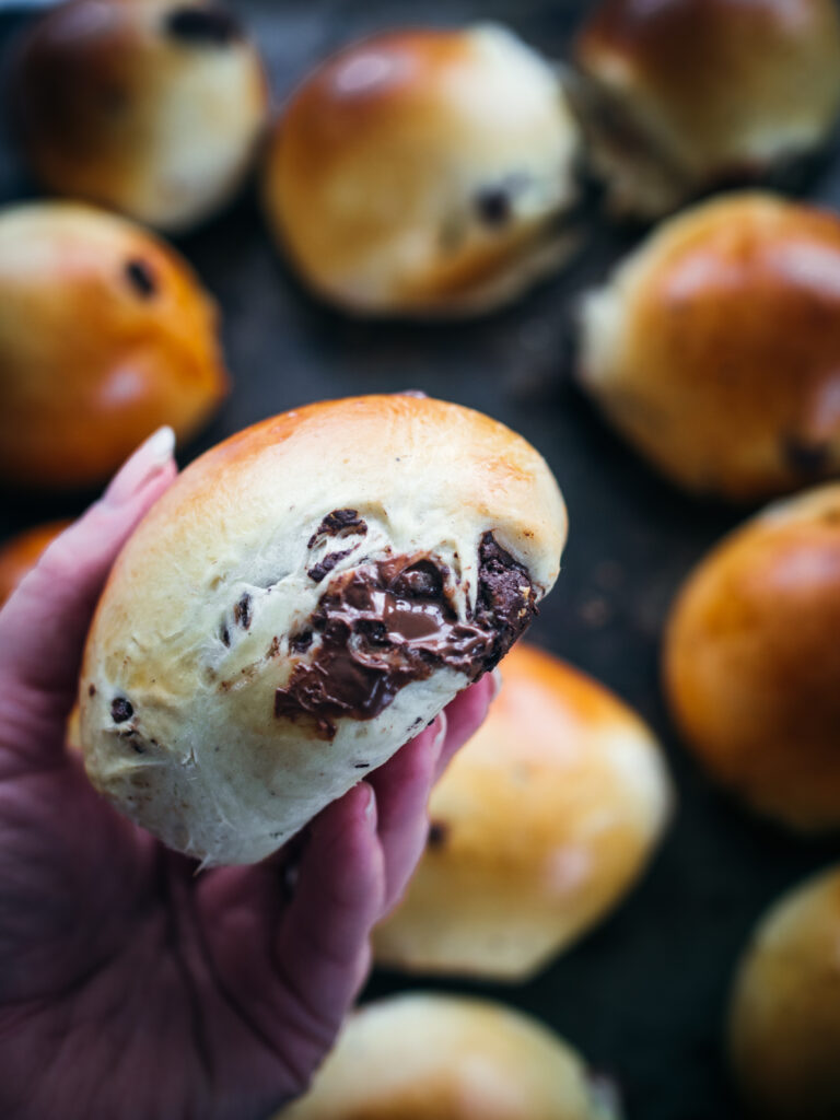 Chocolate Cardamom Buns (sjokoladeboller)