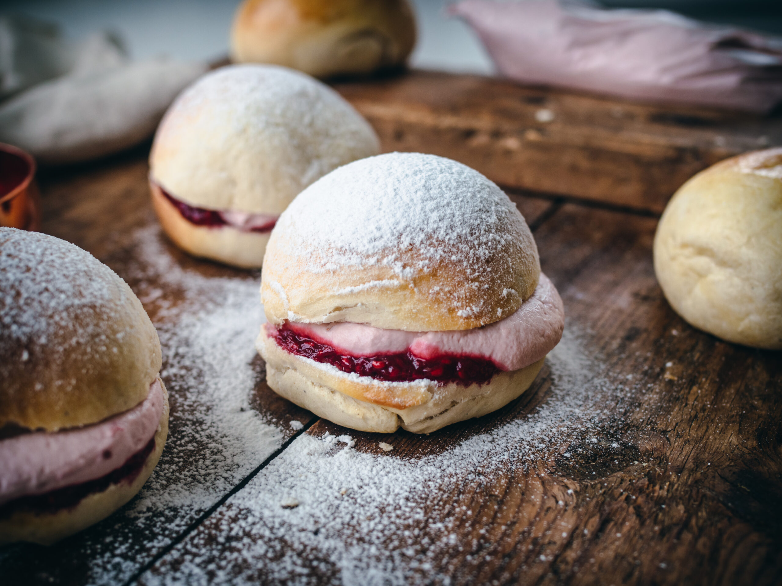 Carnaval Buns with Raspberry Cream and Jam (Fastelavnsboller med bringebær)