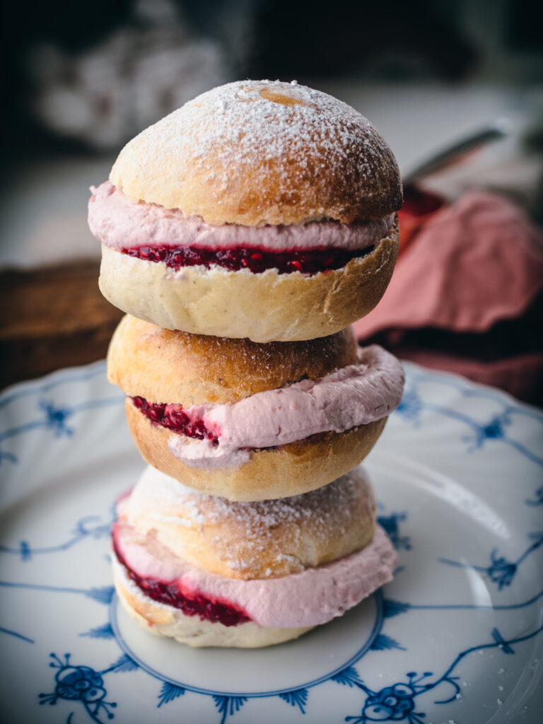Carnaval Buns with Raspberry Cream and Jam (Fastelavnsboller med bringebær)